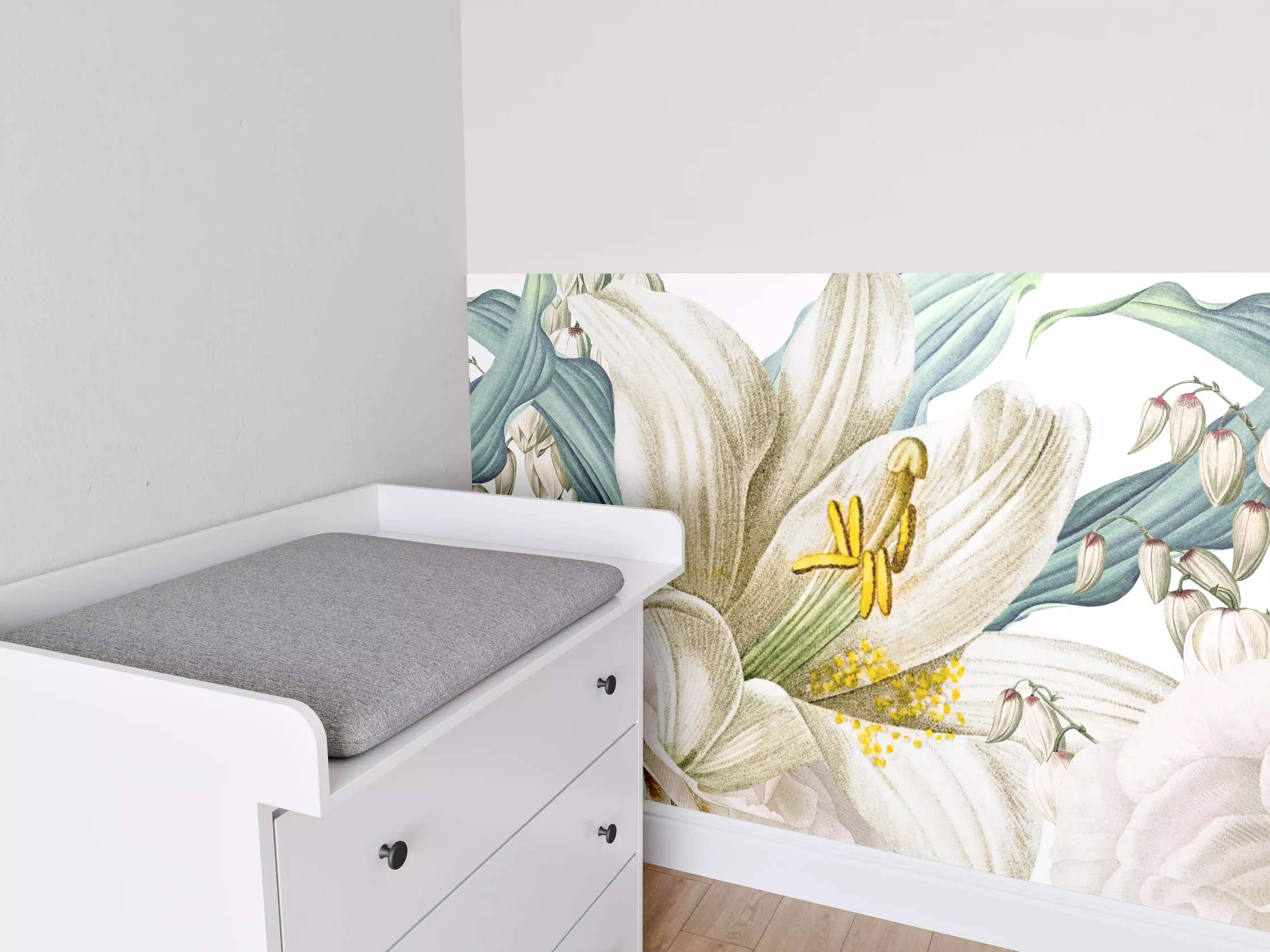 Babyzimmer Wandgestaltung - Weißen und cremefarbenen Rosen