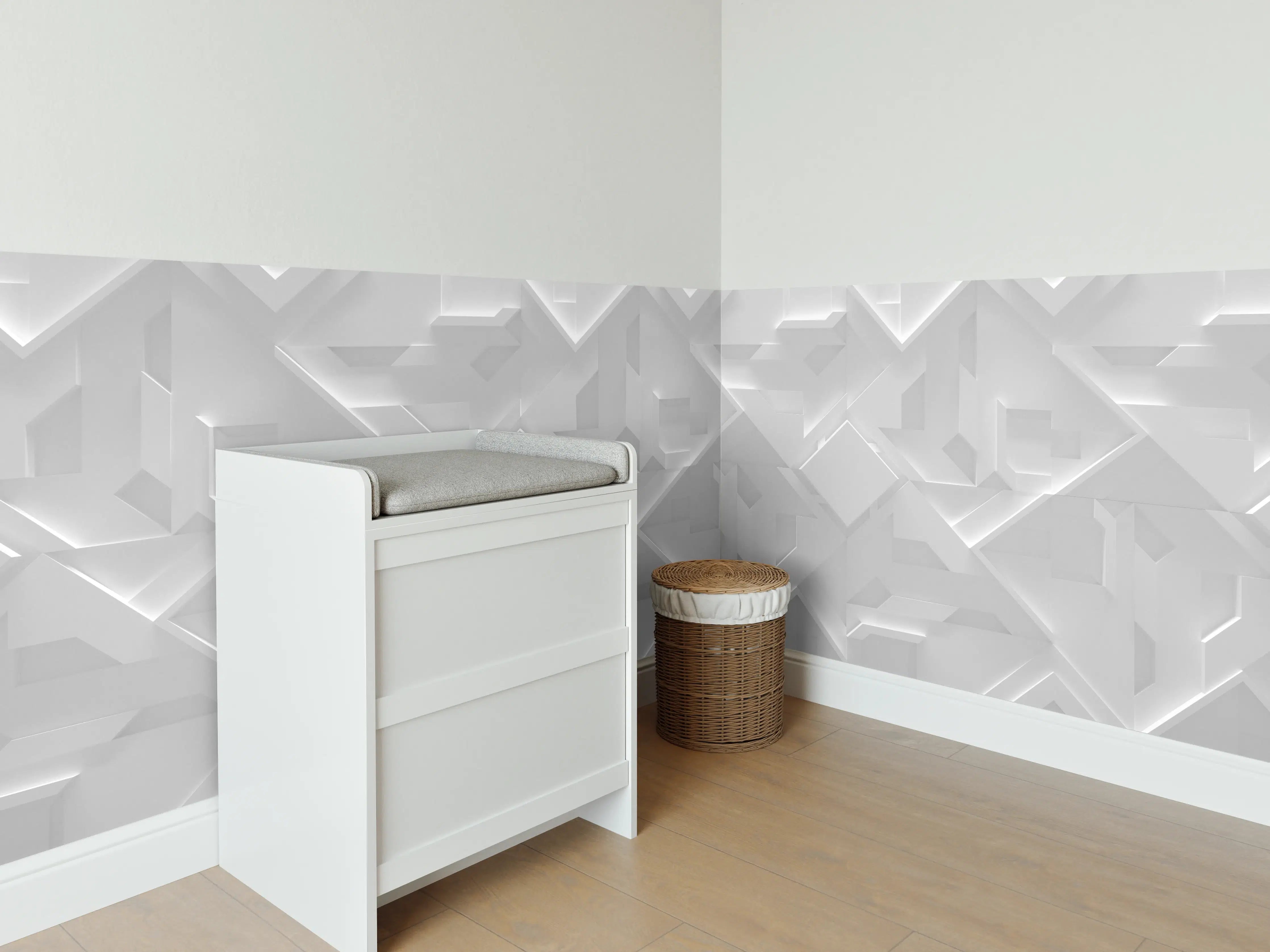Babyzimmer Wandgestaltung - Weißes Wandmuster mit geometrischen Reliefstrukturen