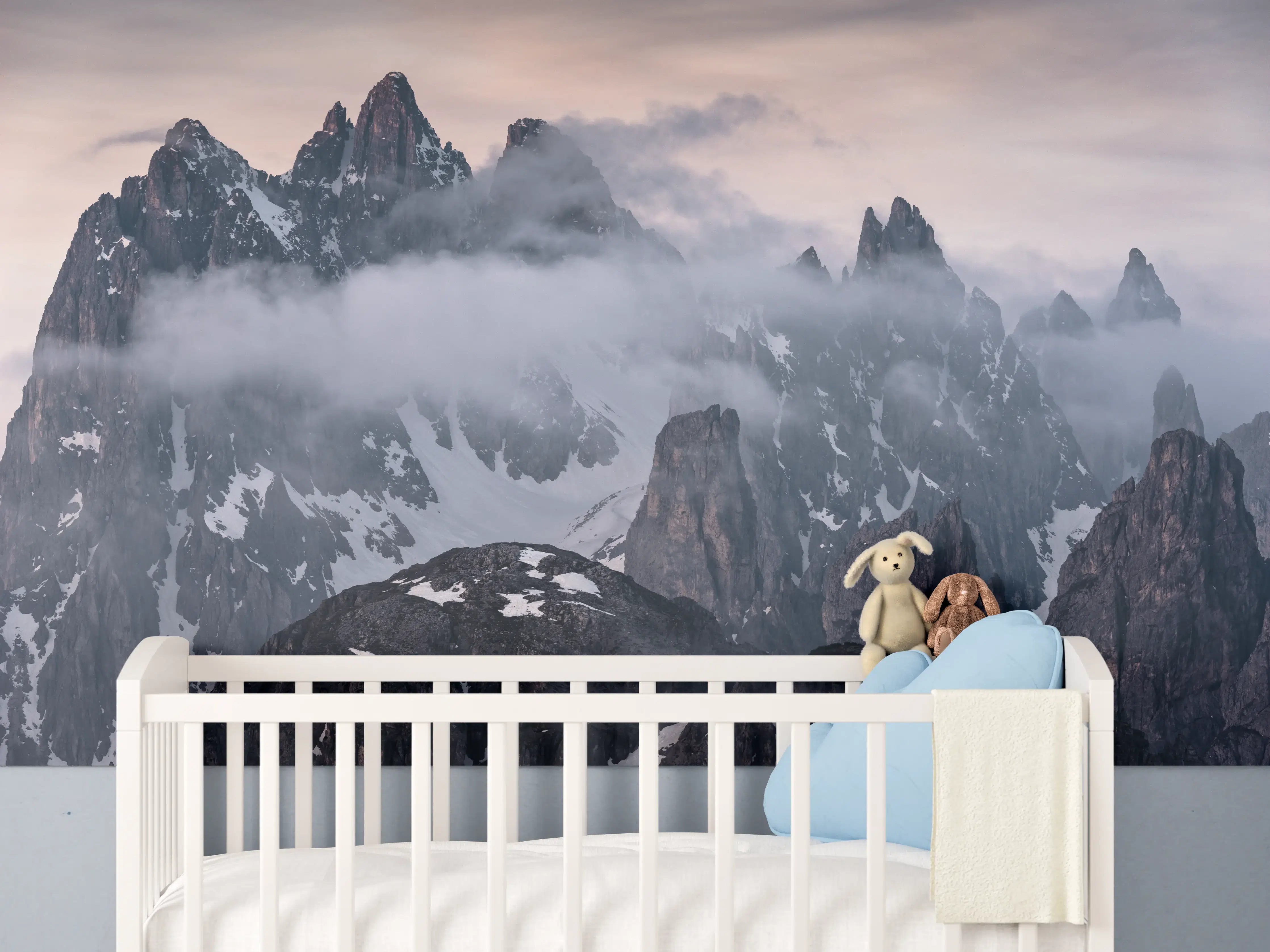 Babyzimmer Wandgestaltung - Winterliche Berge in Dämmerung