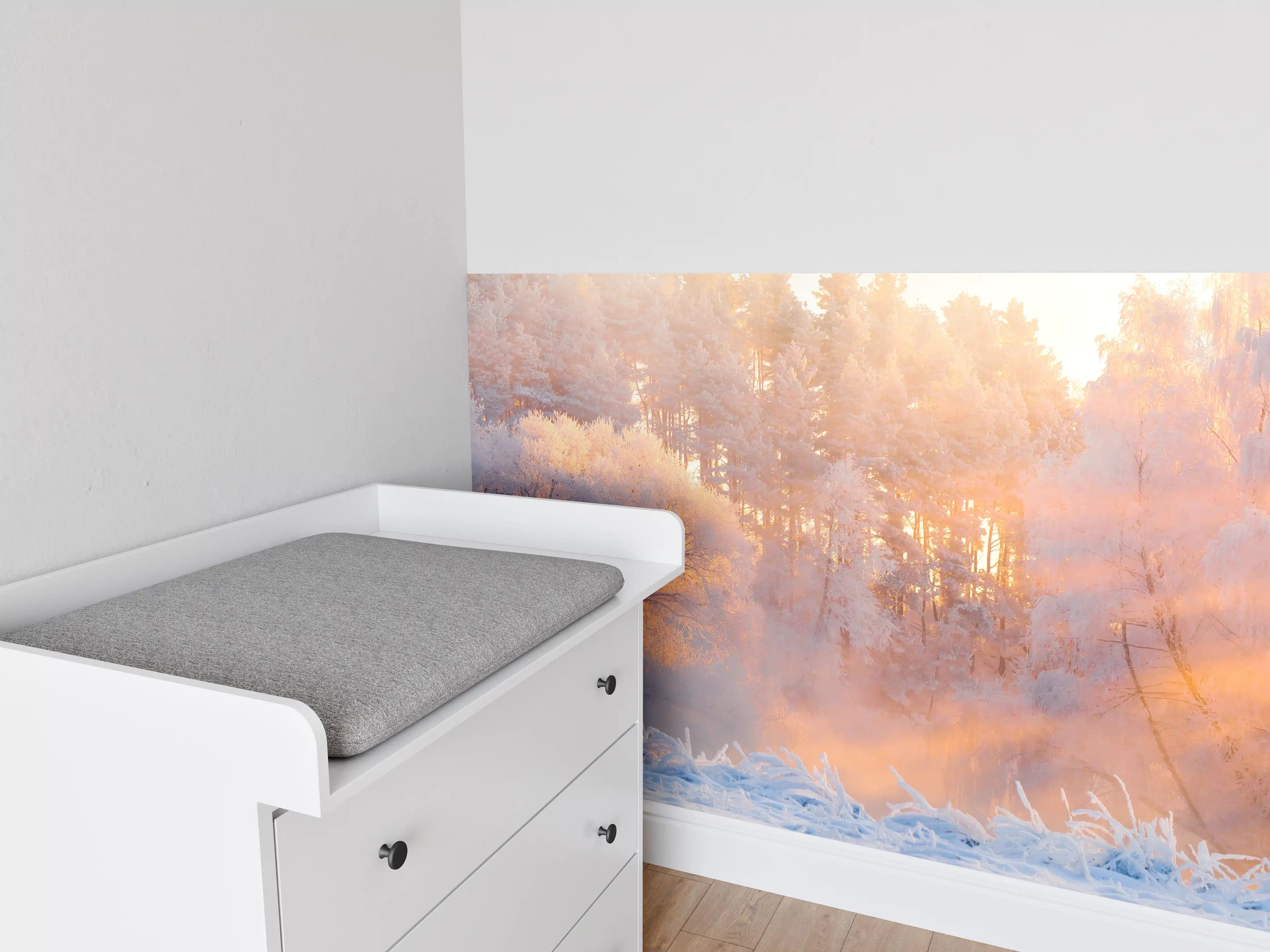 Babyzimmer Wandgestaltung - Winterliche Waldszene in Morgenstimmung