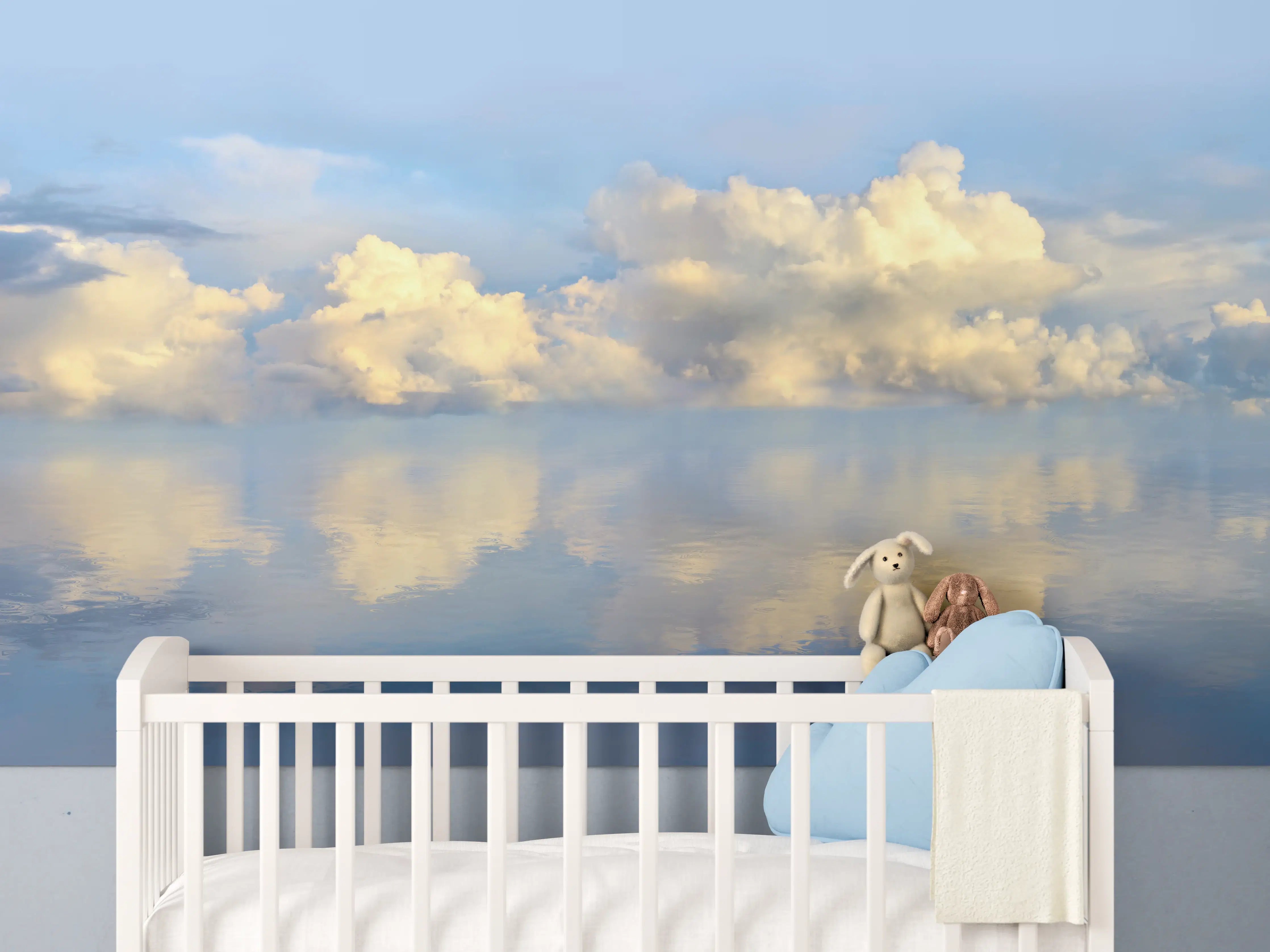 Babyzimmer Wandgestaltung - Wolkenmeer mit spiegelnder Wasseroberfläche