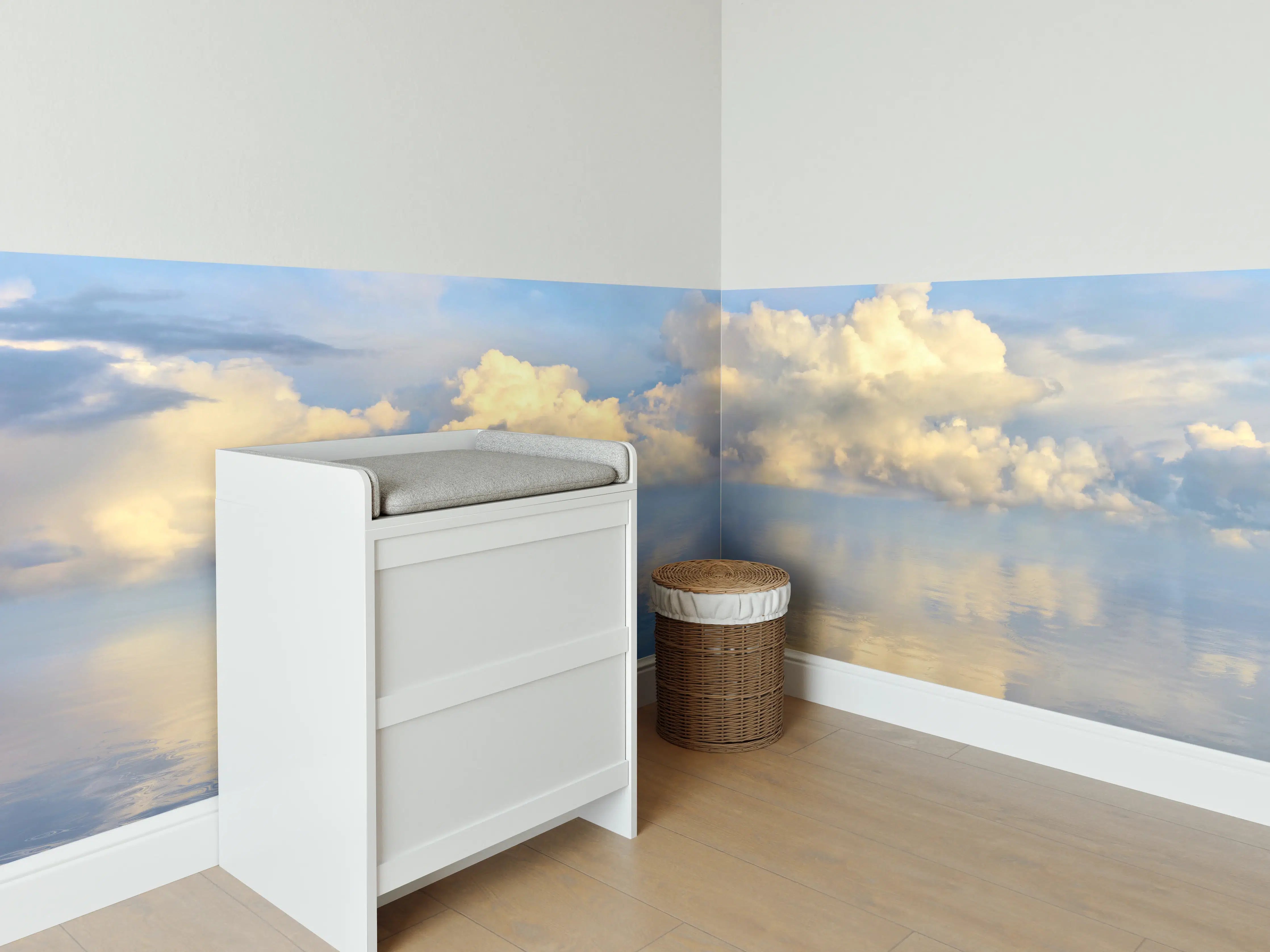 Babyzimmer Wandgestaltung - Wolkenmeer mit spiegelnder Wasseroberfläche