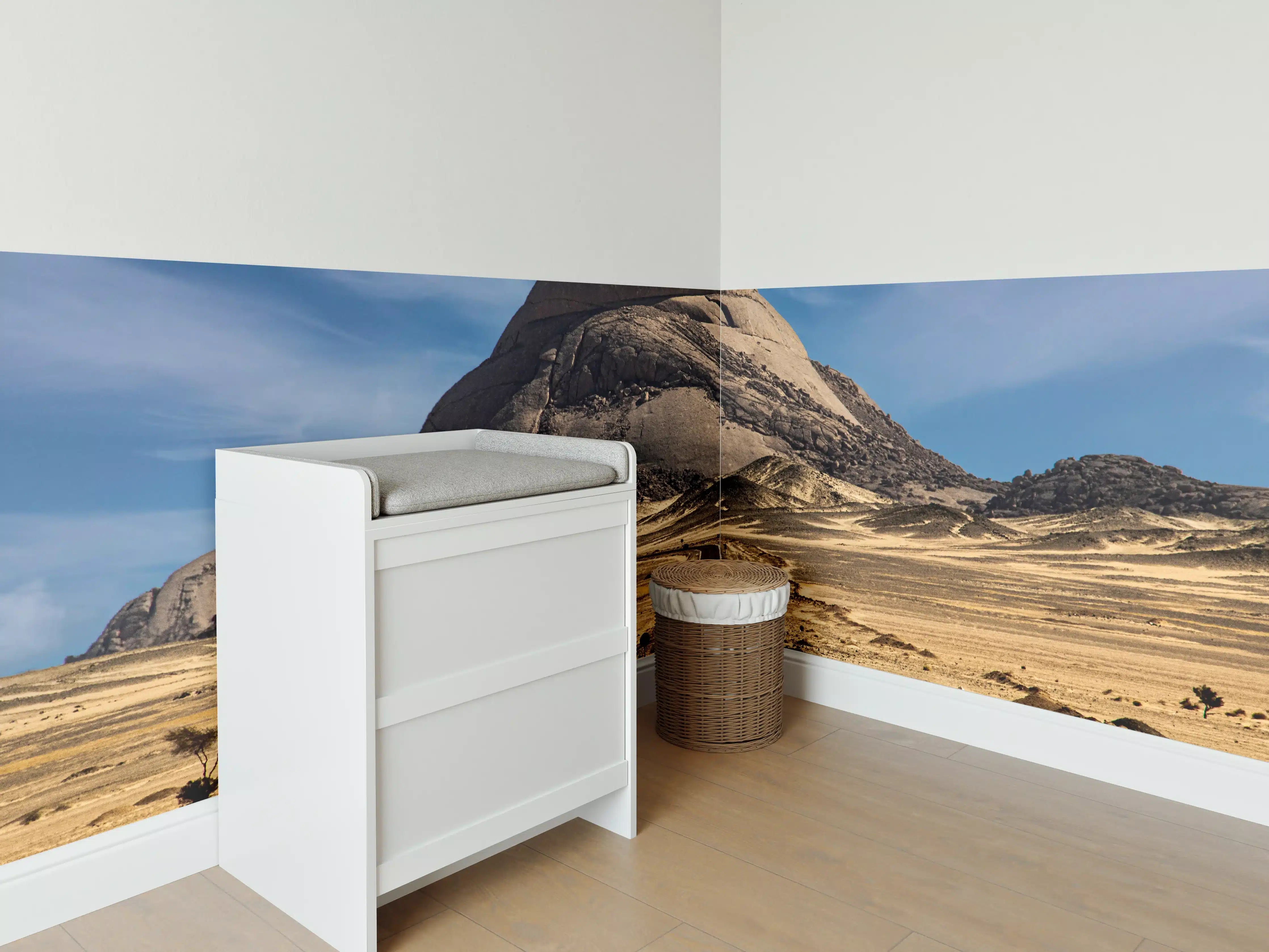 Babyzimmer Wandgestaltung - Wüstenweg zum Felsmassiv
