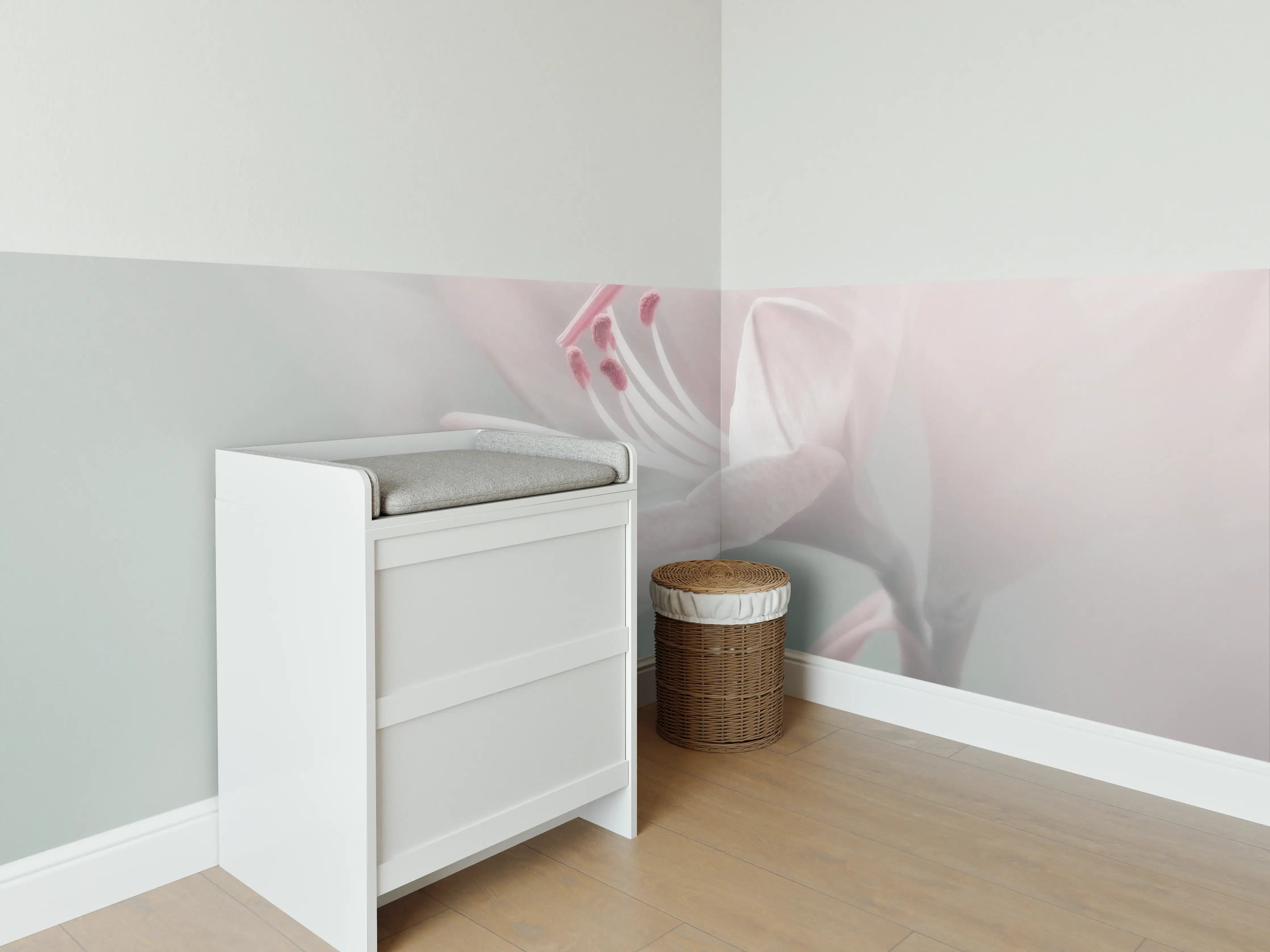 Babyzimmer Wandgestaltung - Zarte Blumenfotografie in Pastellfarben