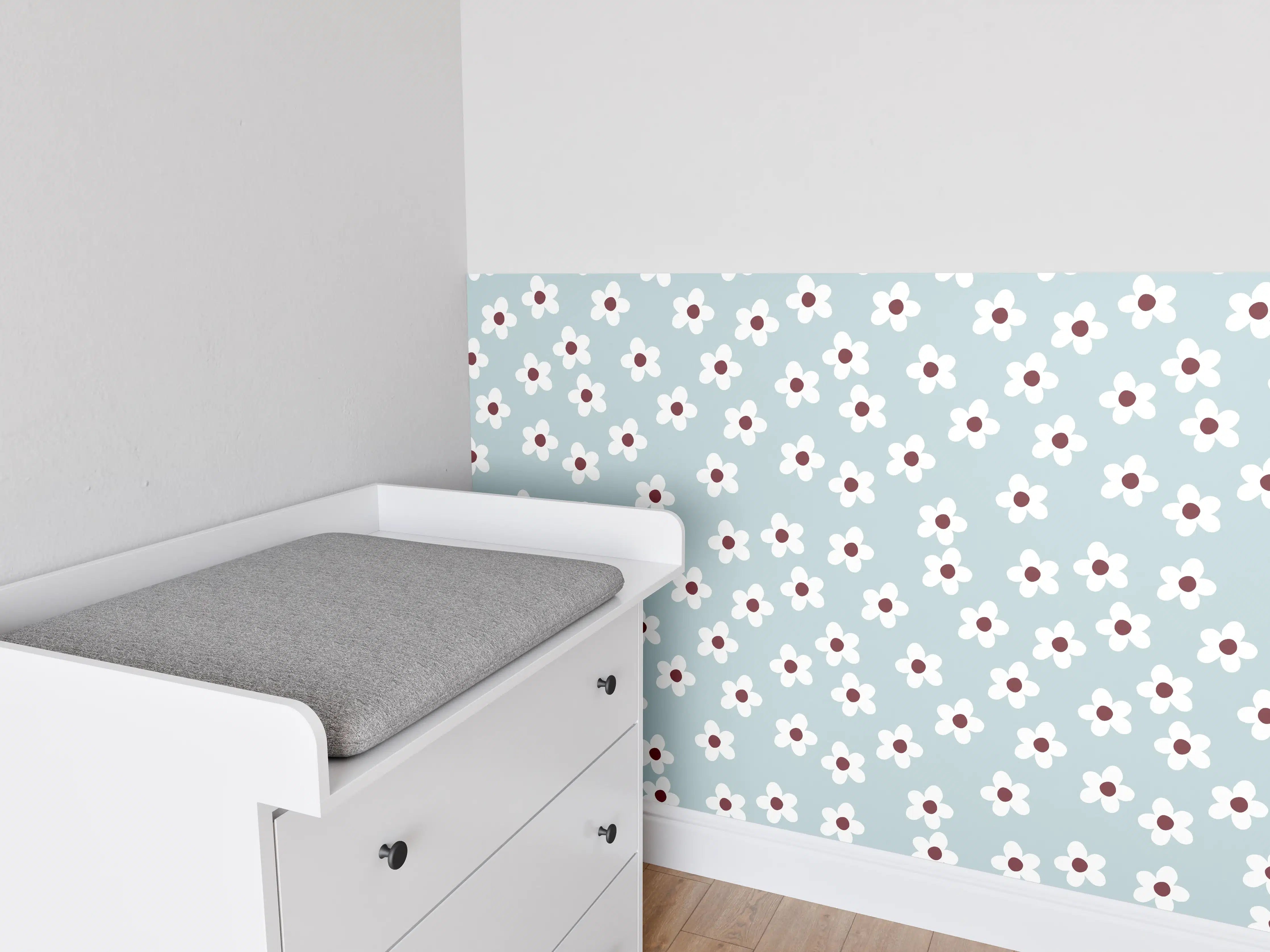 Babyzimmer Wandgestaltung - Zarte Blumenmuster auf dezentem Hintergrund