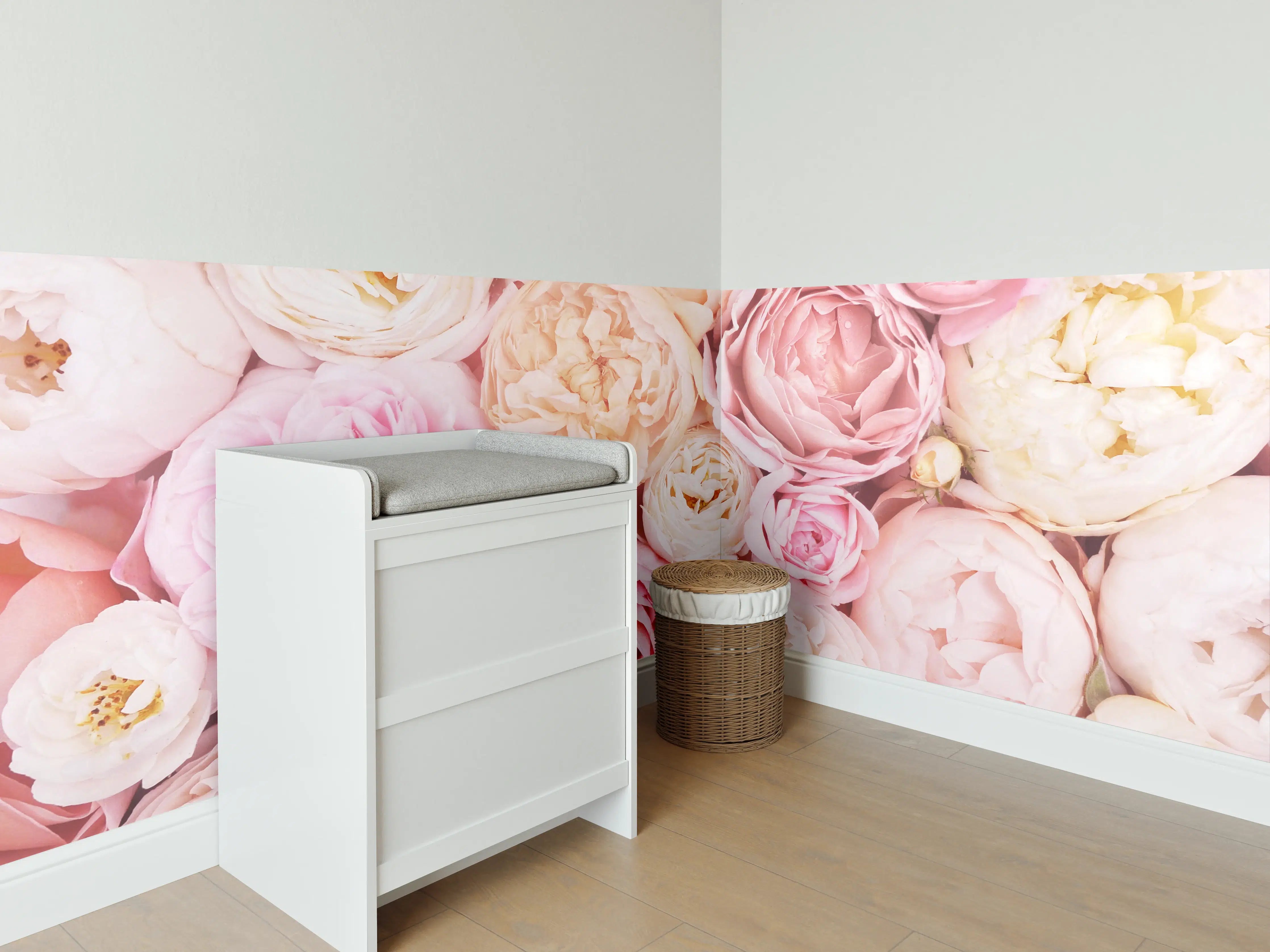 Babyzimmer Wandgestaltung - Zarte blühende Rosen