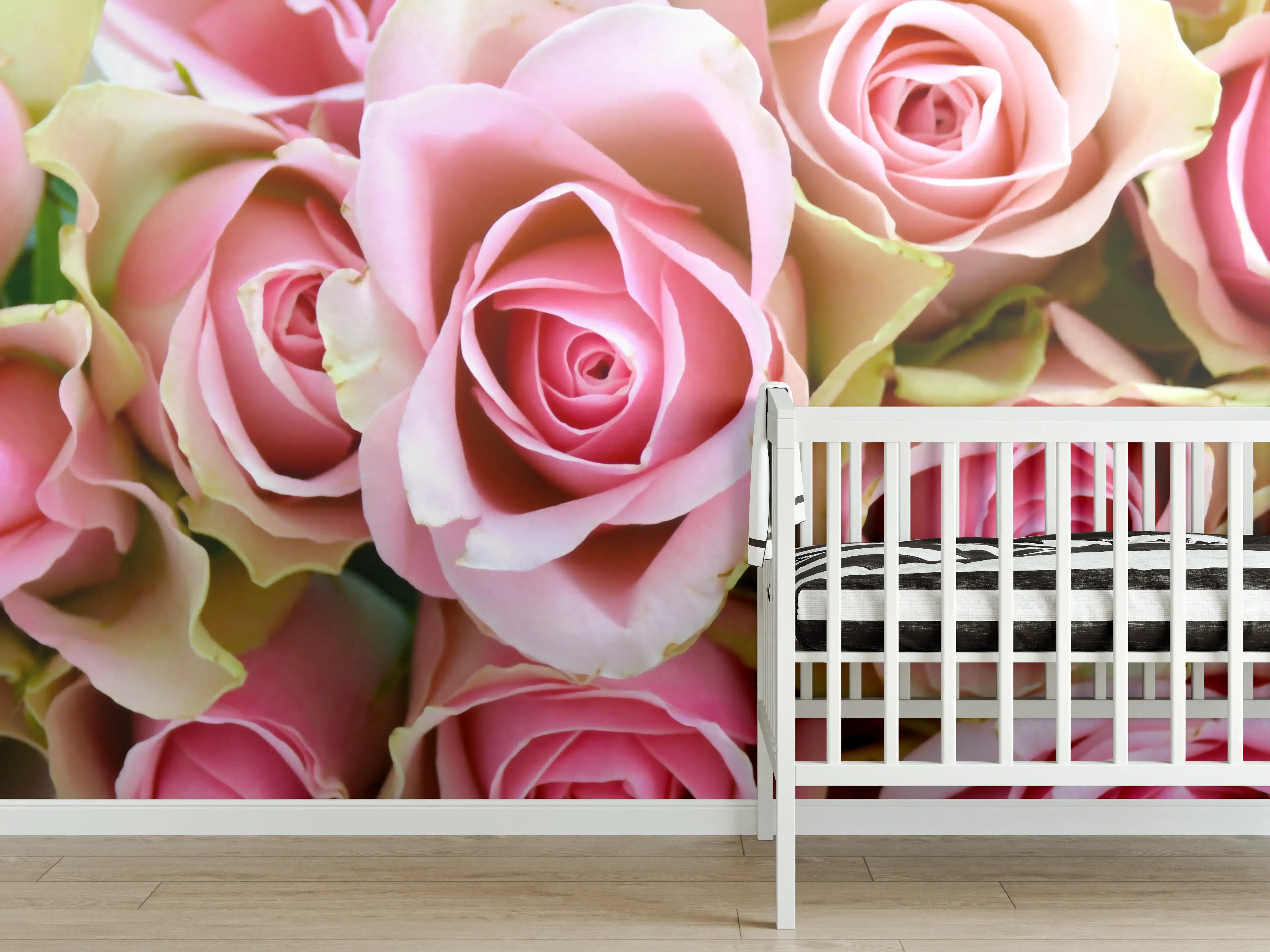 Babyzimmer Wandgestaltung - Zarte pinke Rosenblüten