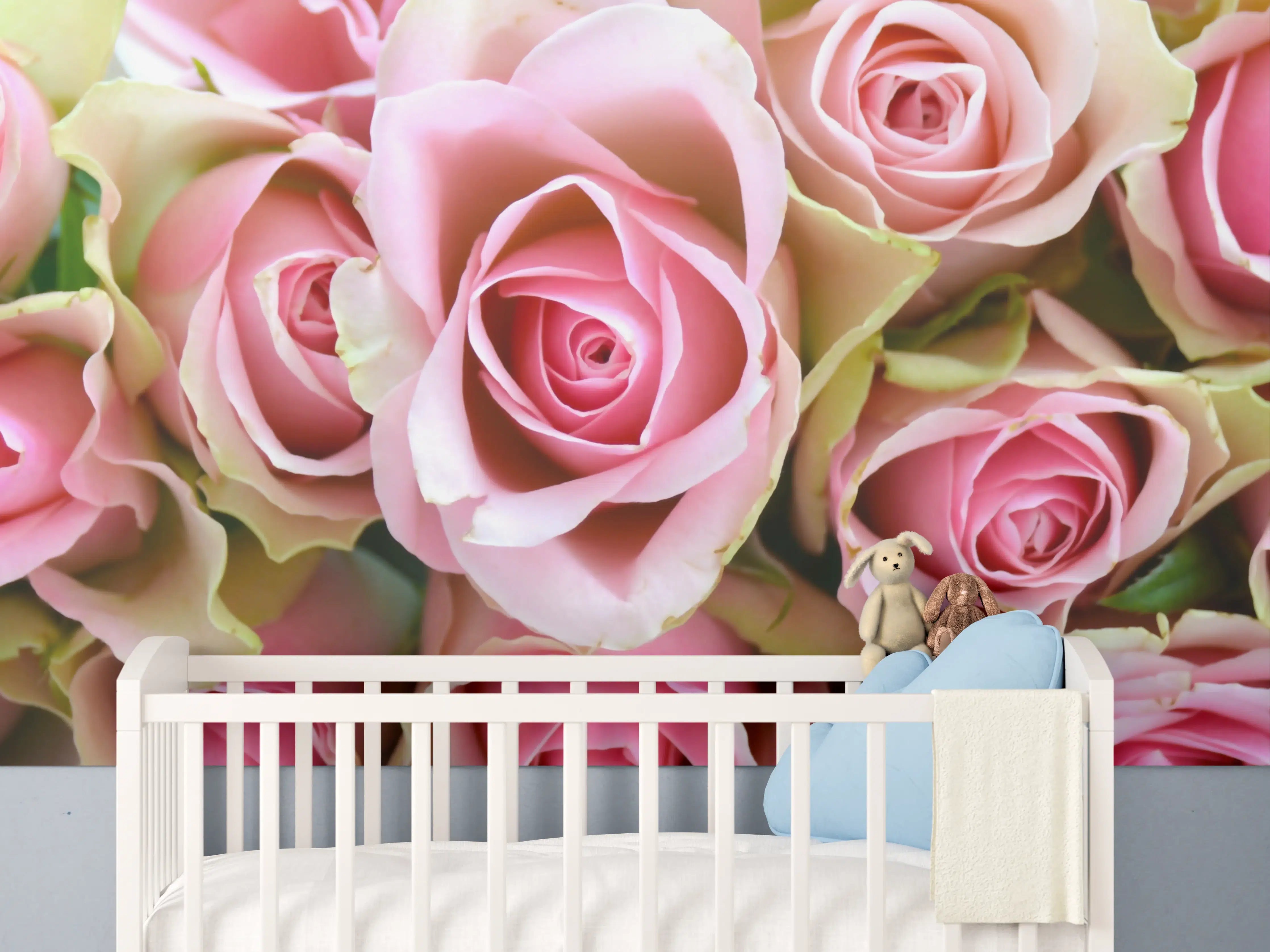 Babyzimmer Wandgestaltung - Zarte pinke Rosenblüten