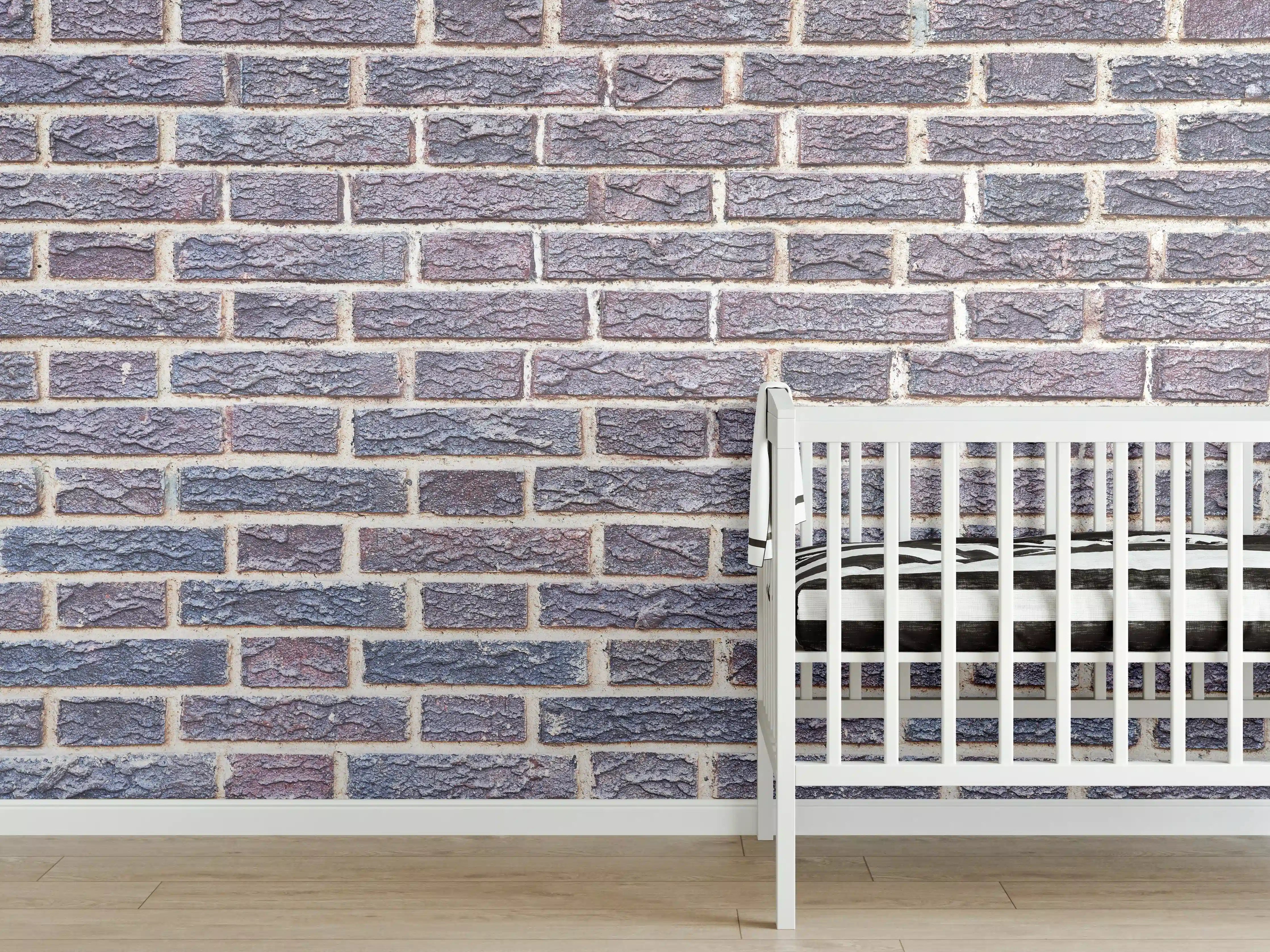 Babyzimmer Wandgestaltung - Zementmauertextur mit rissigen Fliesen