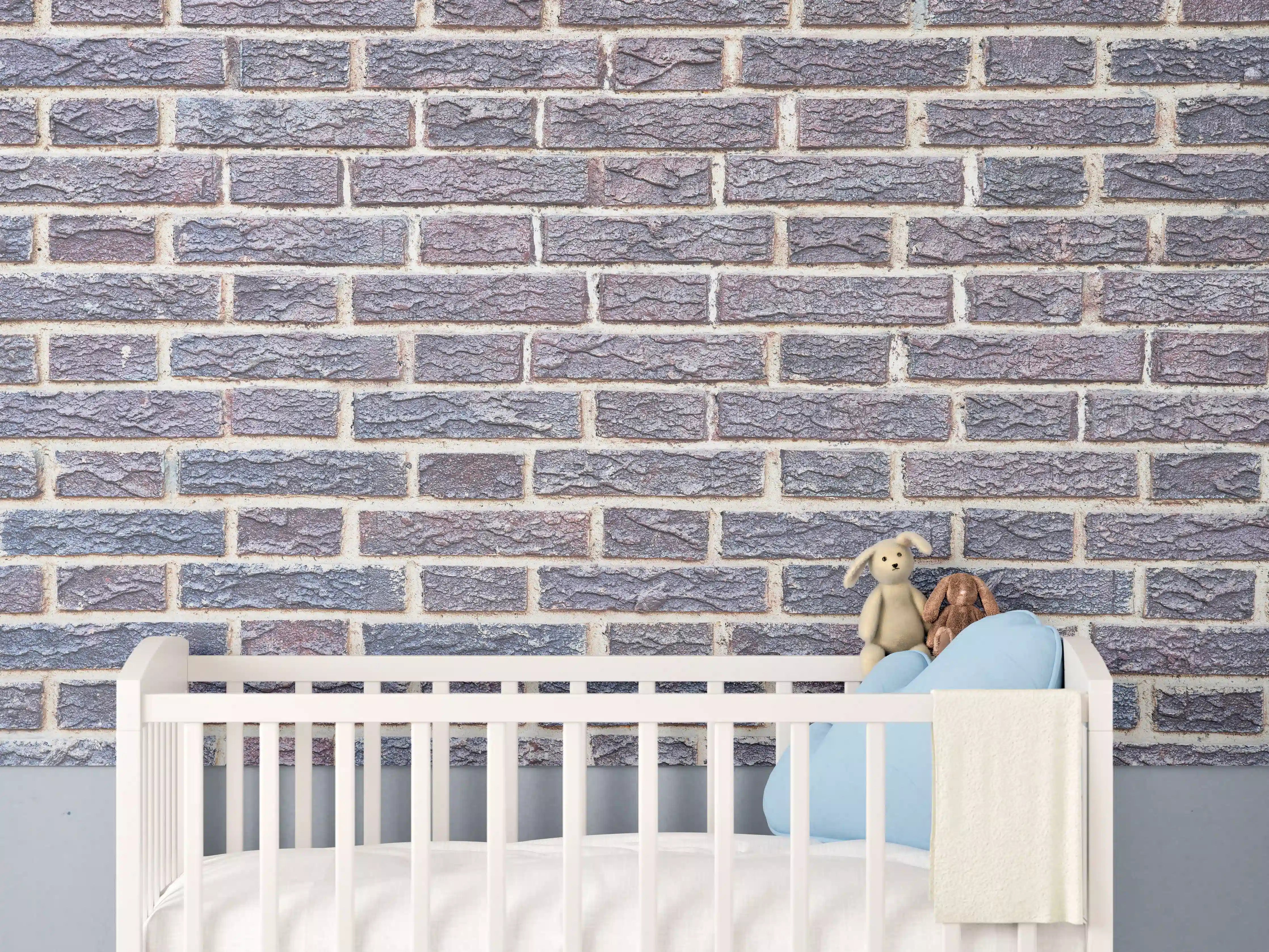 Babyzimmer Wandgestaltung - Zementmauertextur mit rissigen Fliesen