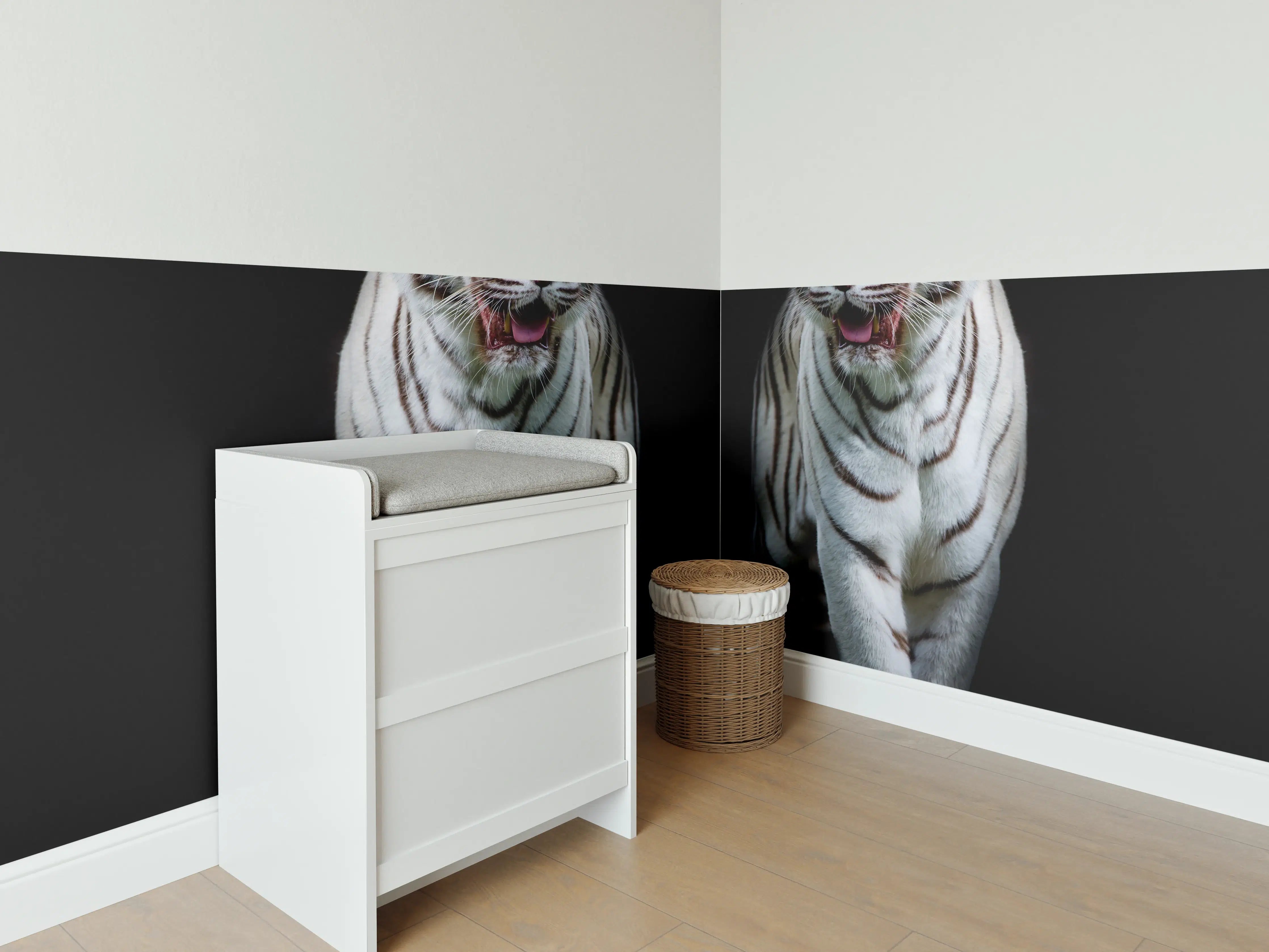 Babyzimmer Wandgestaltung - Zwei weiße Tiger auf schwarzem Hintergrund