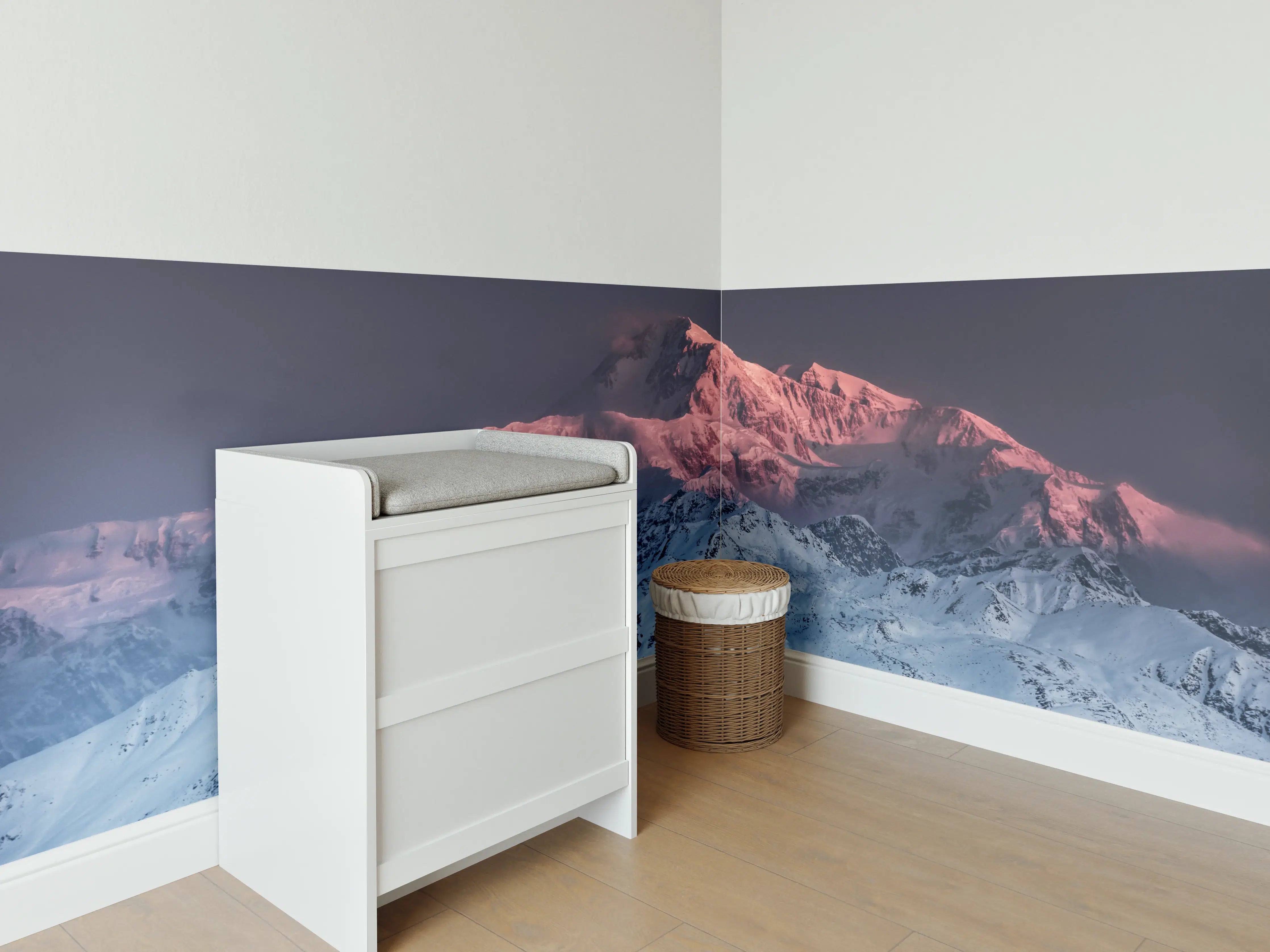 Babyzimmer Wandgestaltung - "Edles grau-weißes Marmorstruktur-Design für stilbewusste Wohnräume"