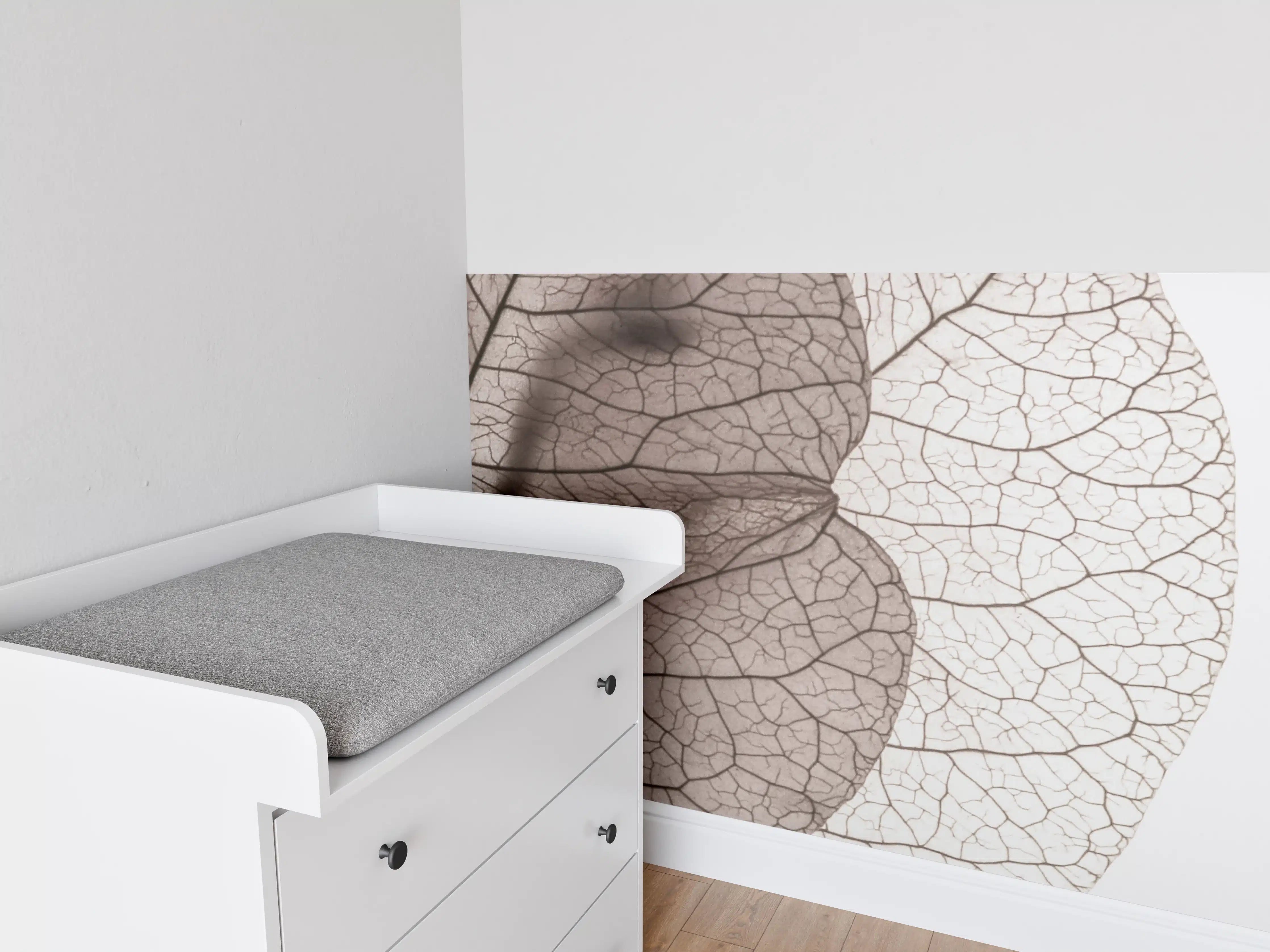Babyzimmer Wandgestaltung - "Klassischer Damenhut aus grauem Filz mit breiter schwarzer Schleife"