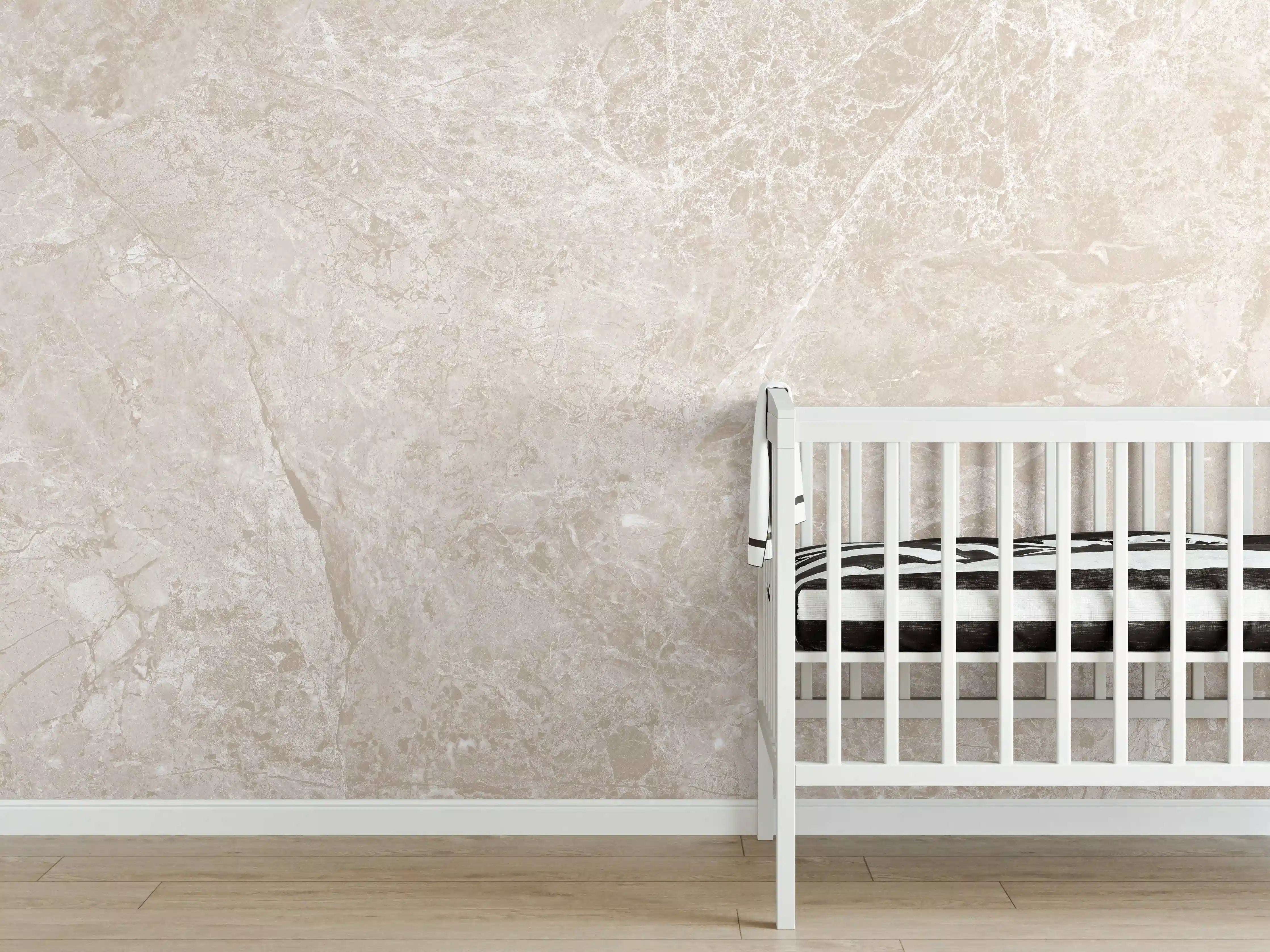 Babyzimmer Wandgestaltung - beiger Naturmarmor