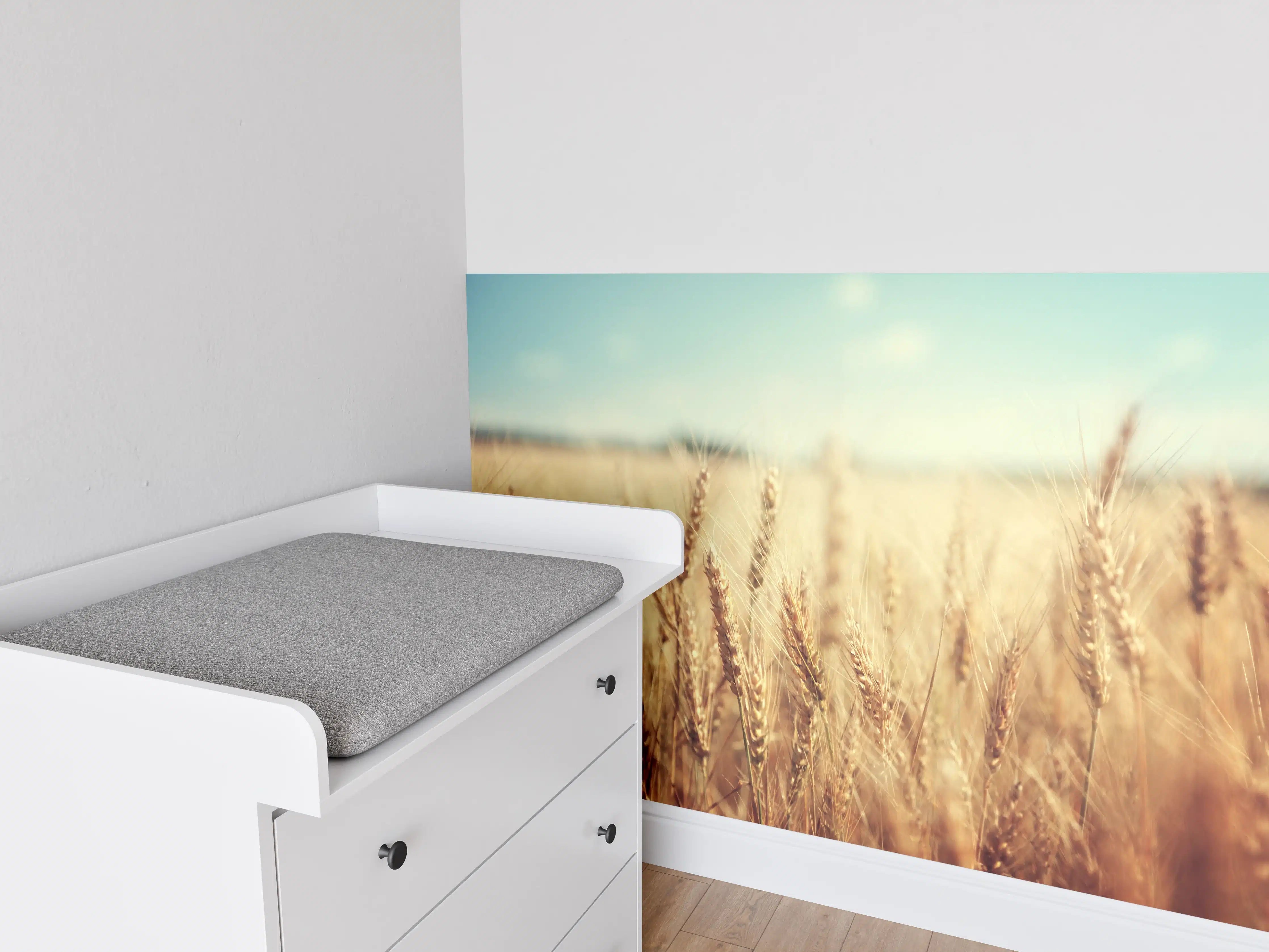 Babyzimmer Wandgestaltung - goldenes Weizenfeld in der Sonne