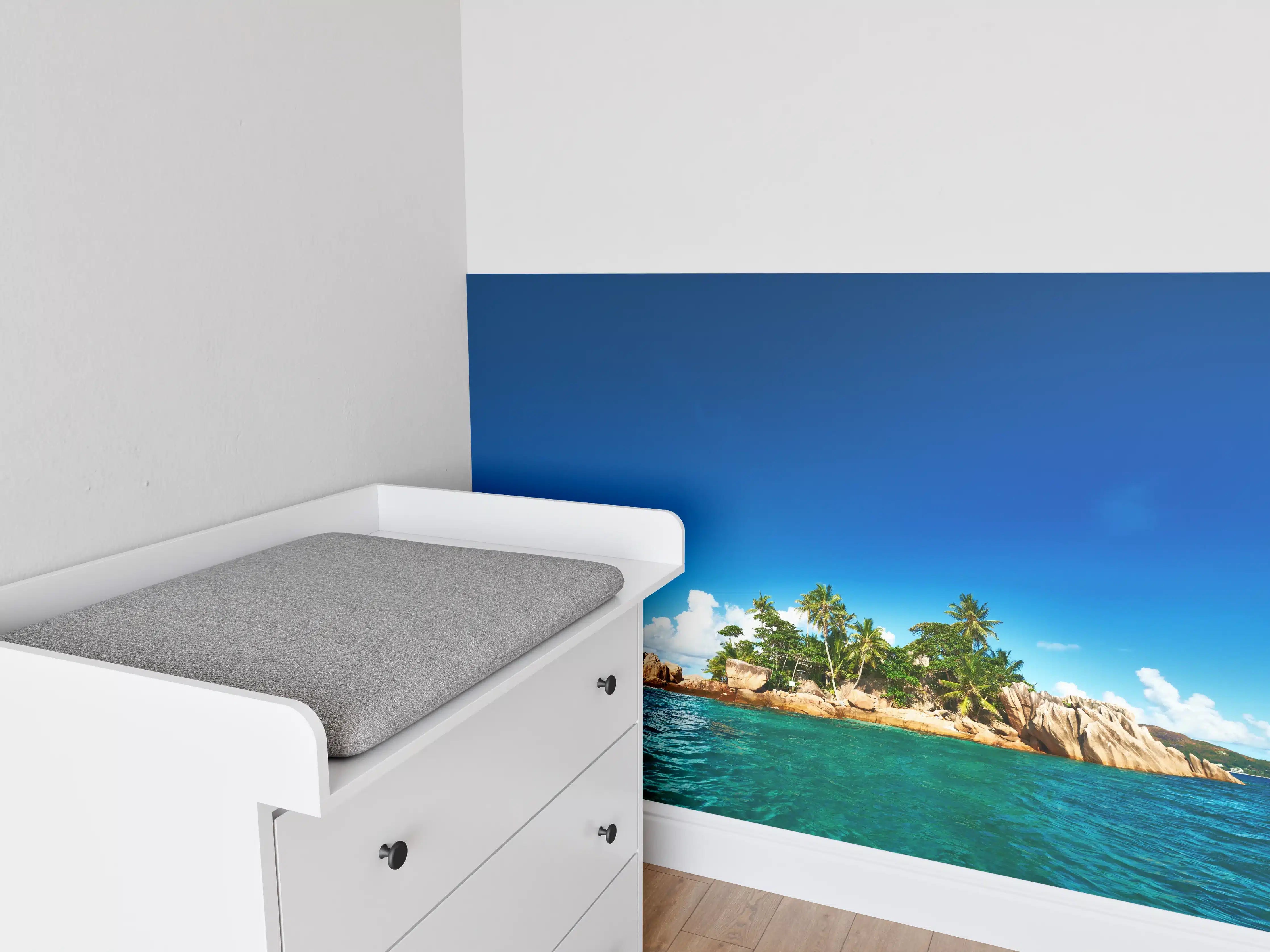 Babyzimmer Wandgestaltung - kleine tropische Insel vor Sankt Pierre