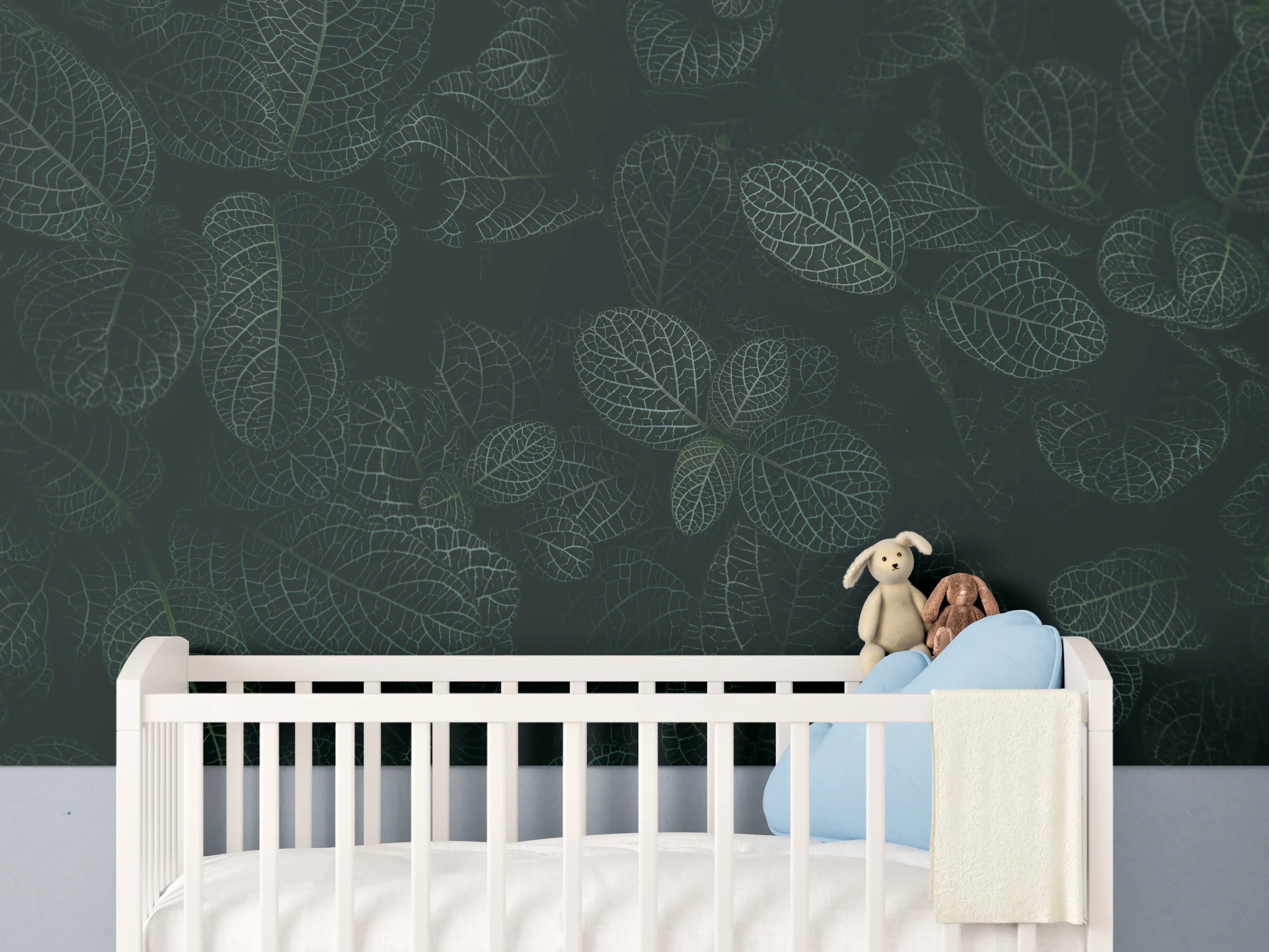 Babyzimmer Wandgestaltung - tropische Blätter im Dschungel bei Nacht