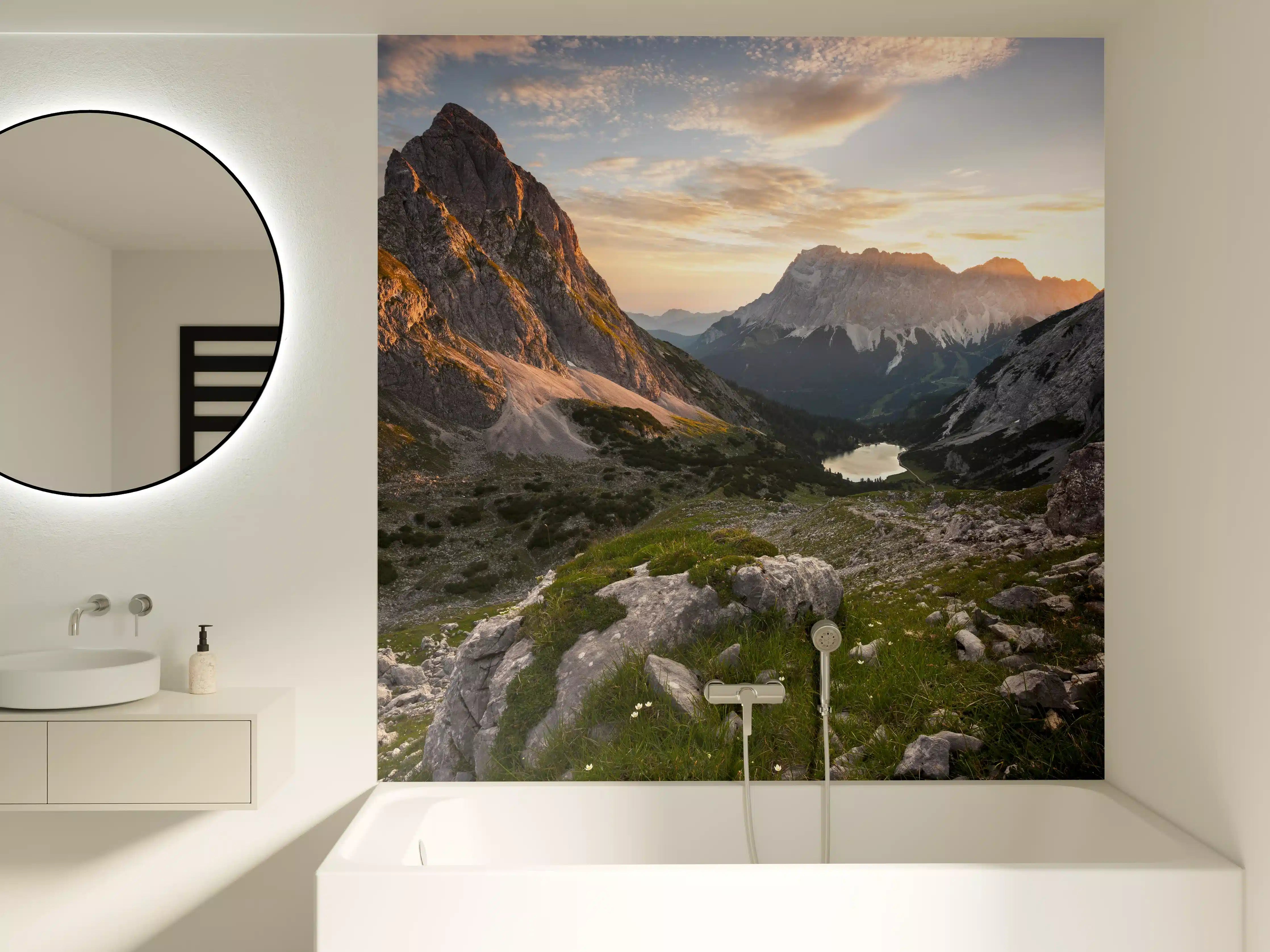 Badewannen-Rückwand - Alpenglühen am Bergsee