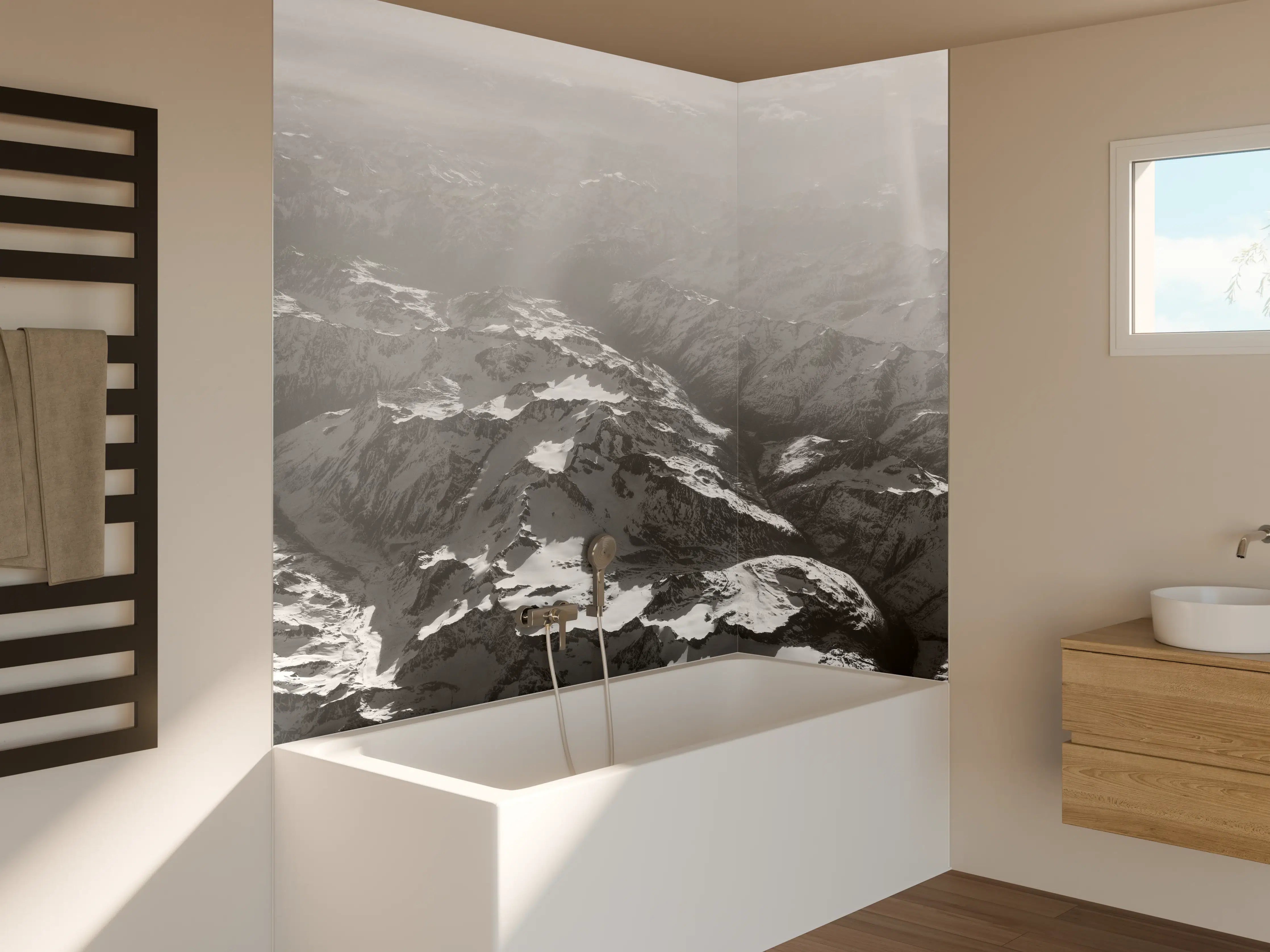 Badewannen-Rückwand - Alpenidylle in Schwarz-Weiß