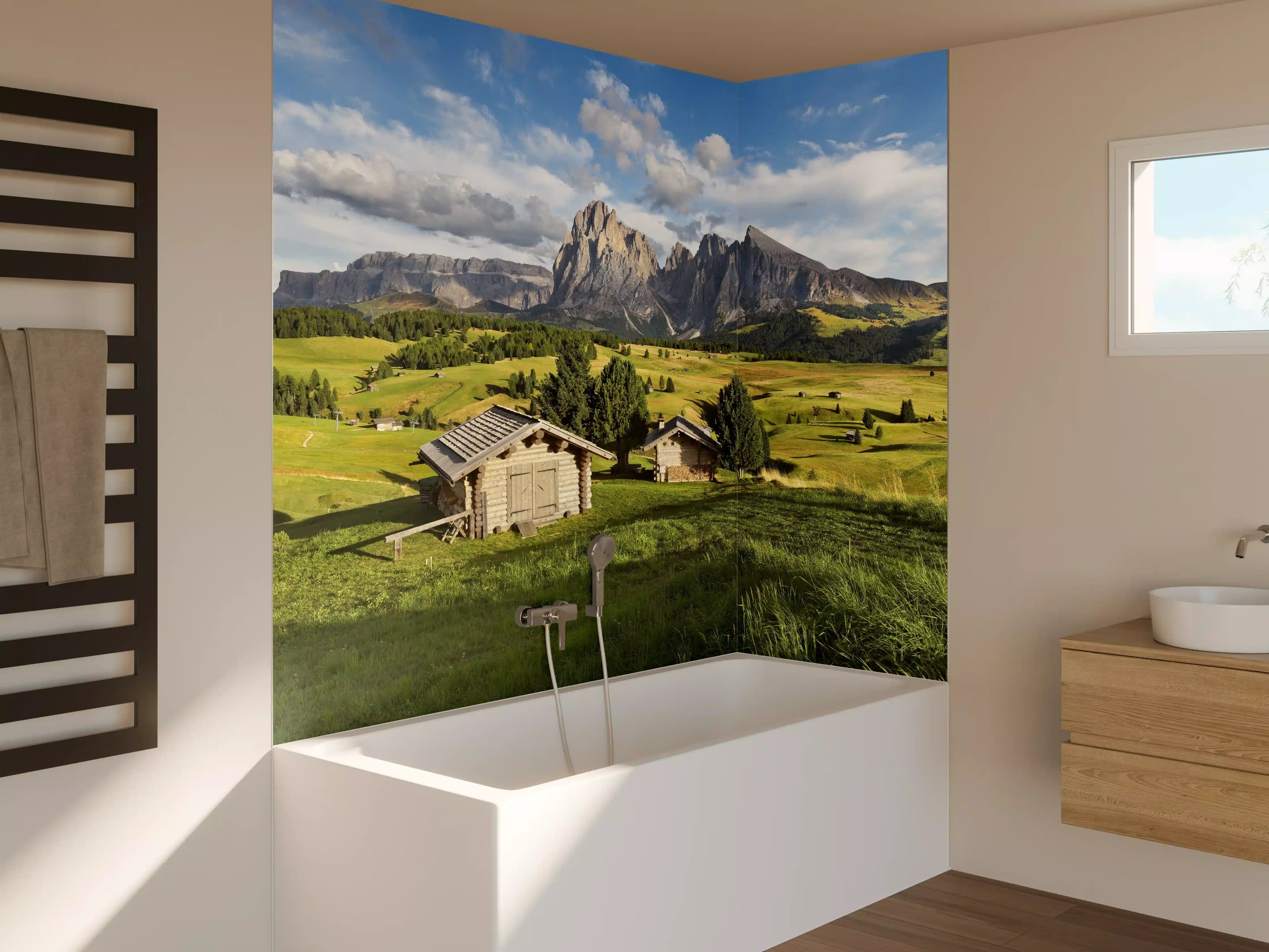 Badewannen-Rückwand - Alpenidylle mit grünen Wiesen