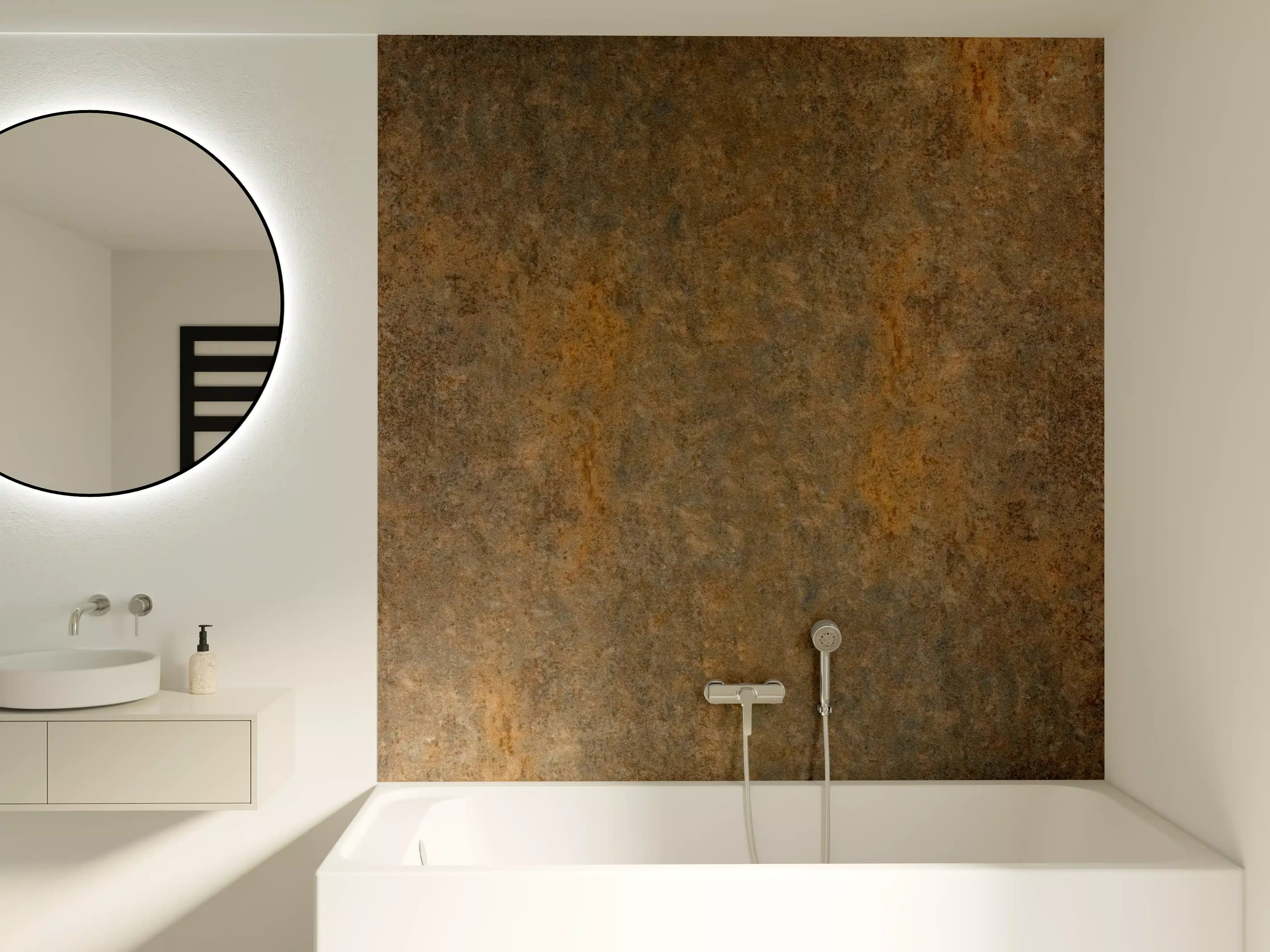 Badewannen-Rückwand - Alte rostige Metallplatte