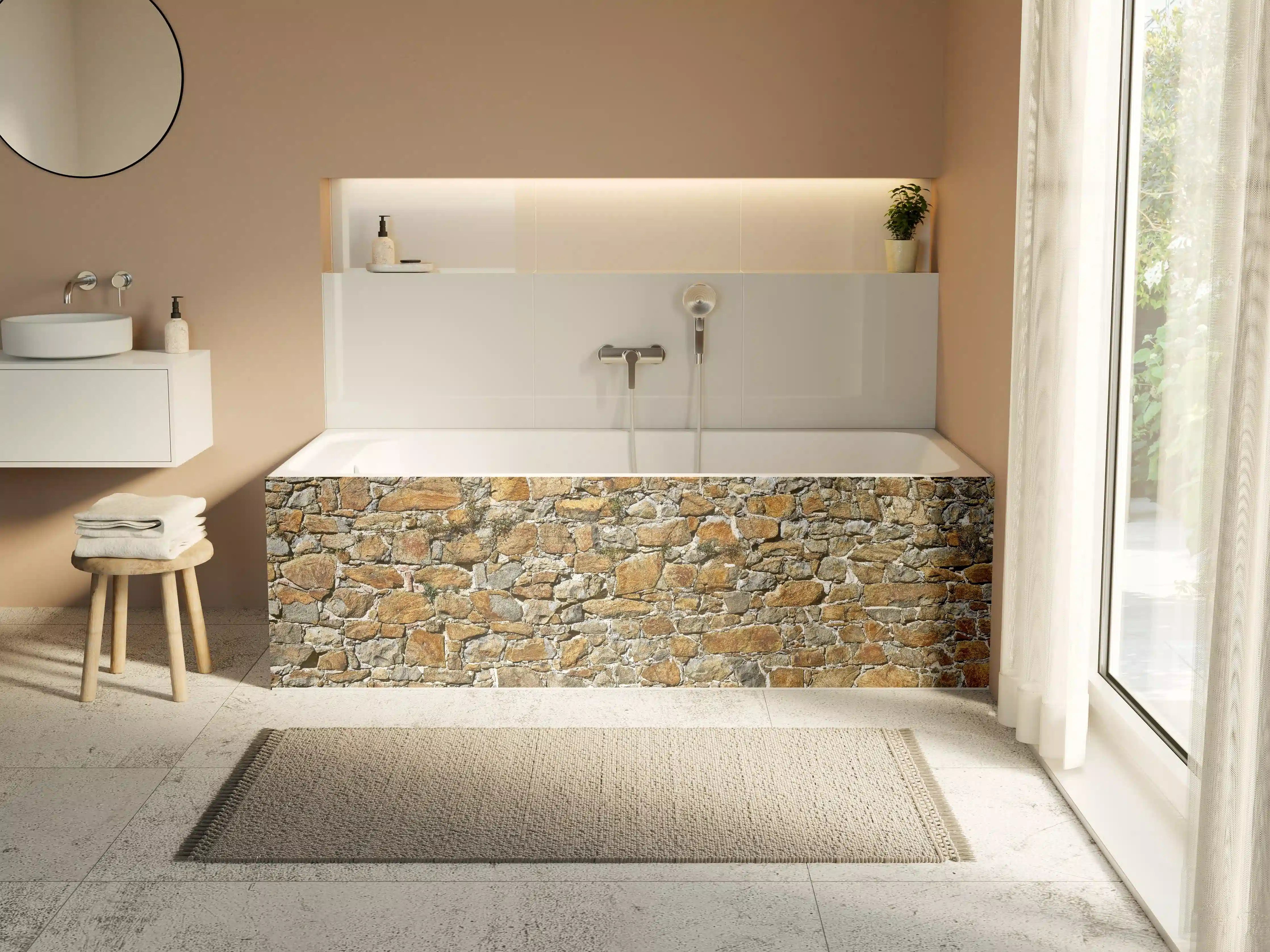 Badewannen-Rückwand - Alte unverputzte Burgmauer