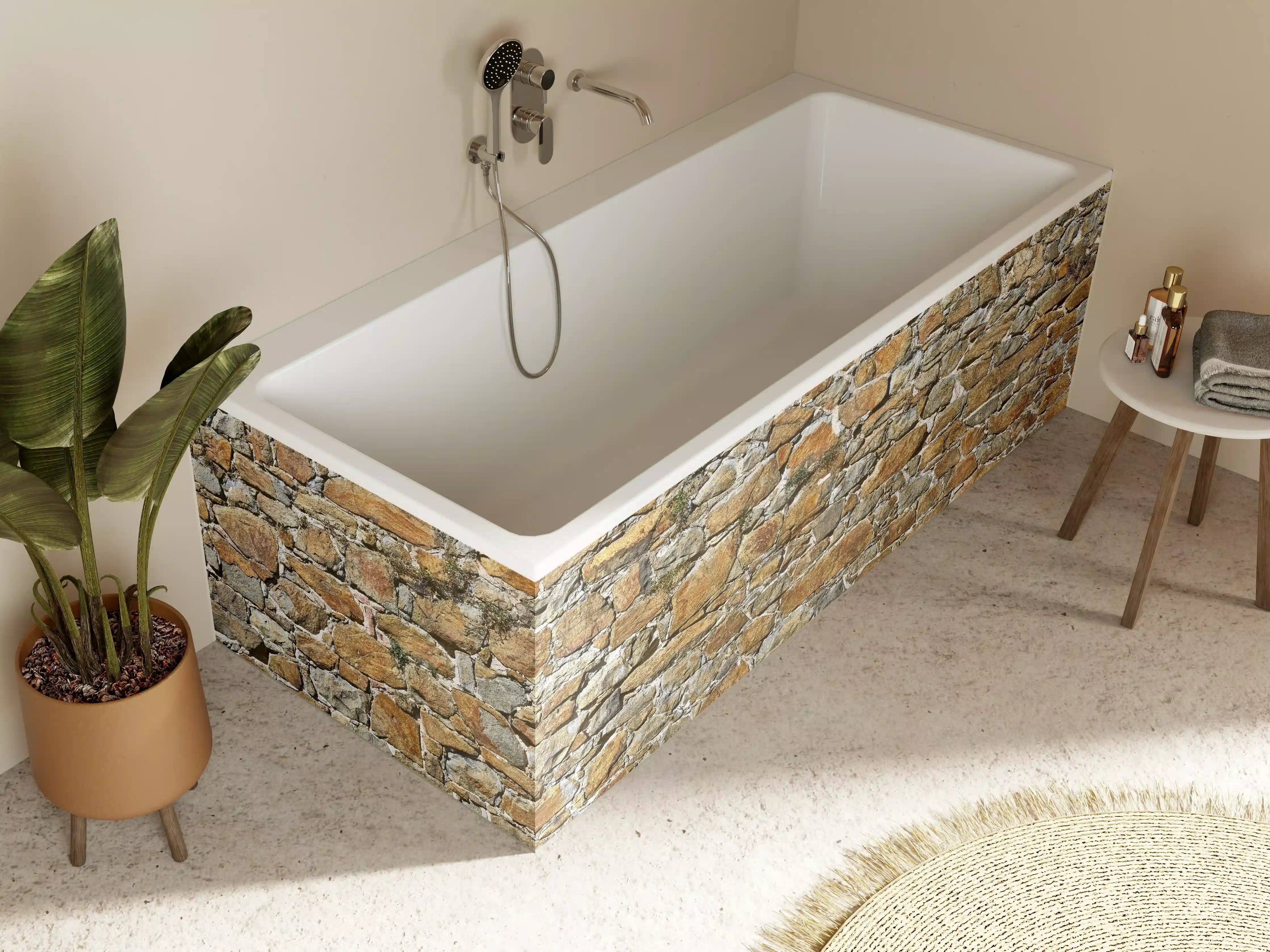 Badewannen-Rückwand - Alte unverputzte Burgmauer