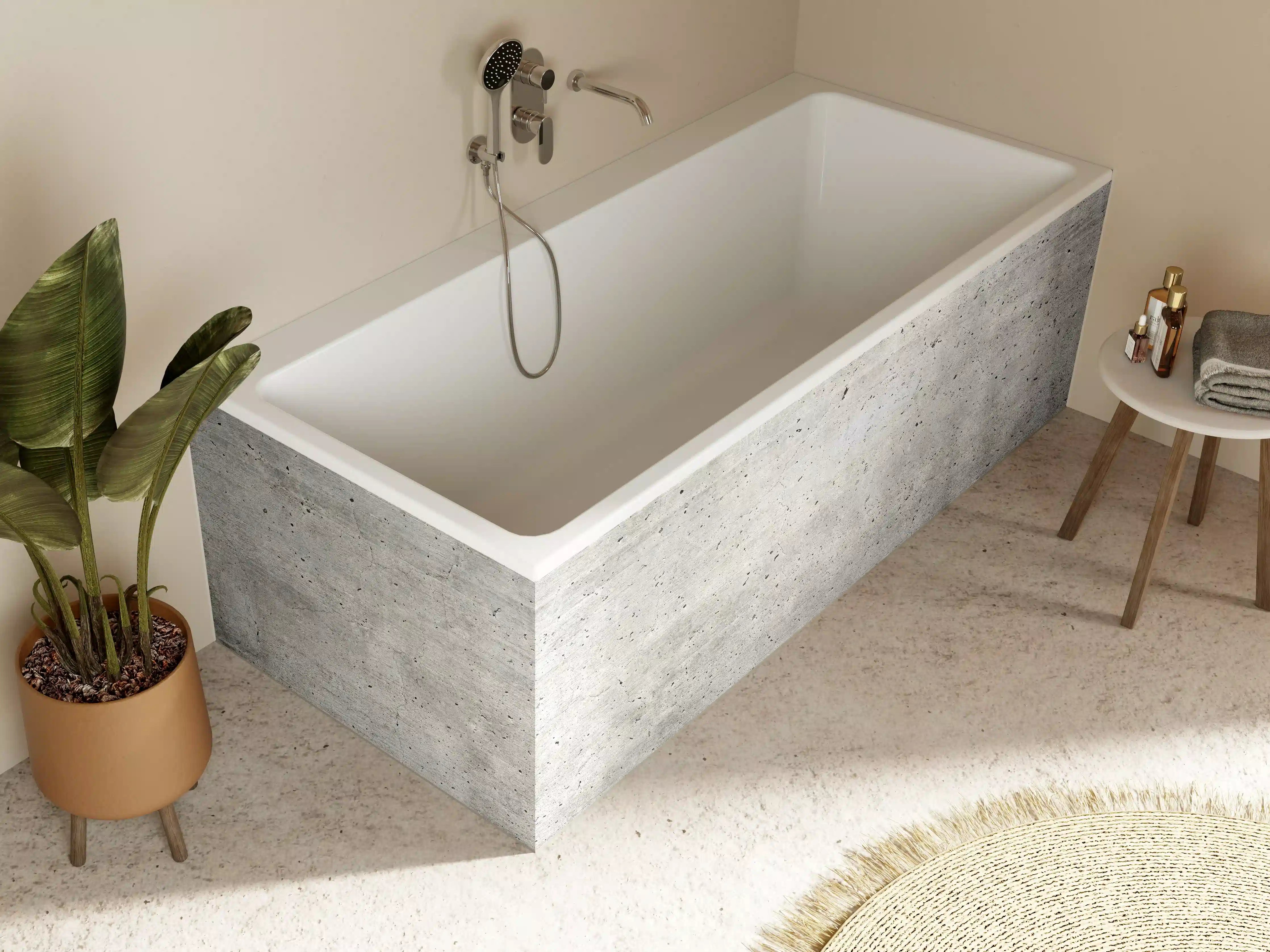 Badewannen-Rückwand - Alter gräulicher Beton
