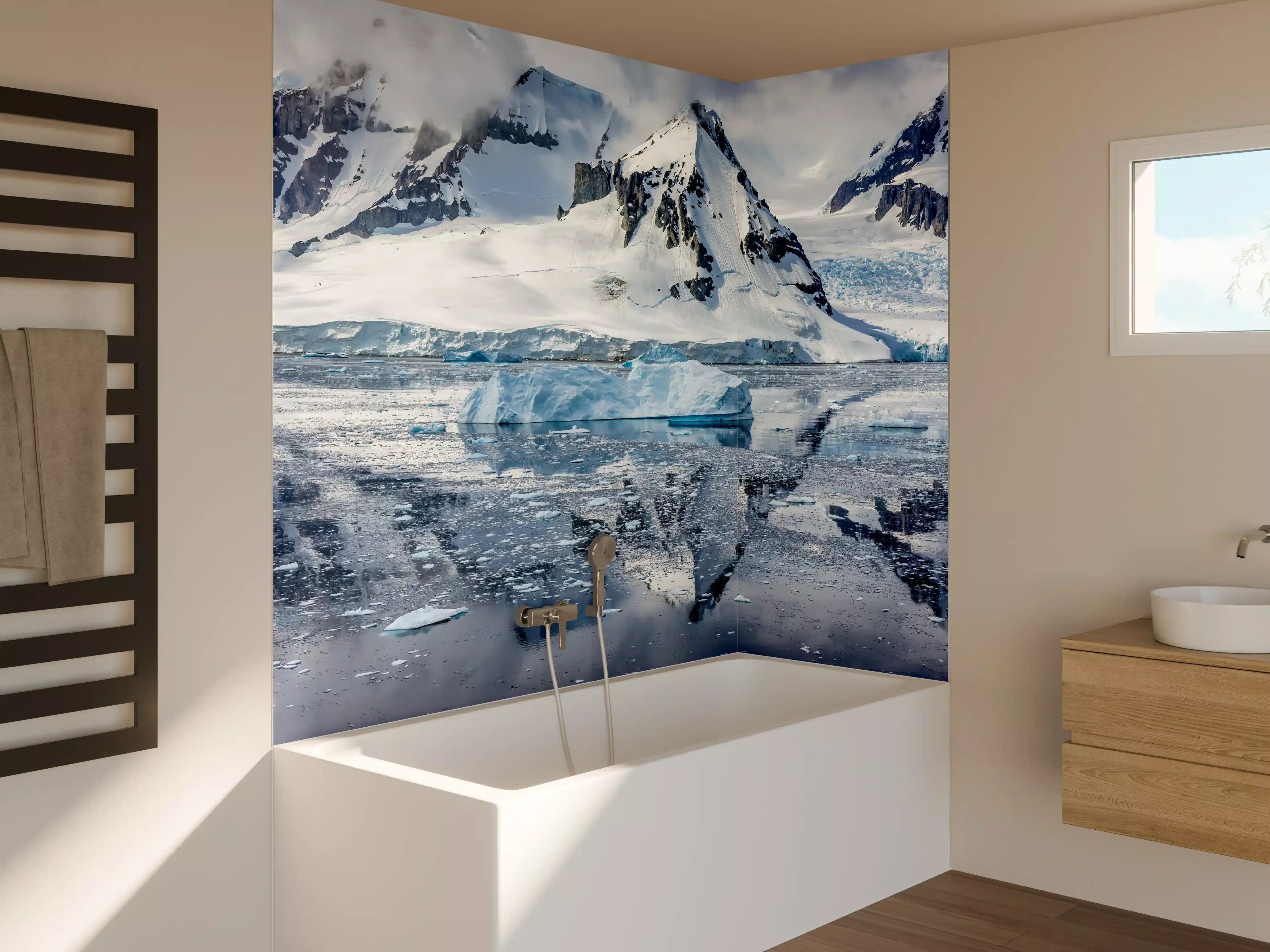 Badewannen-Rückwand - Antarktische Eisberg-Reflexion