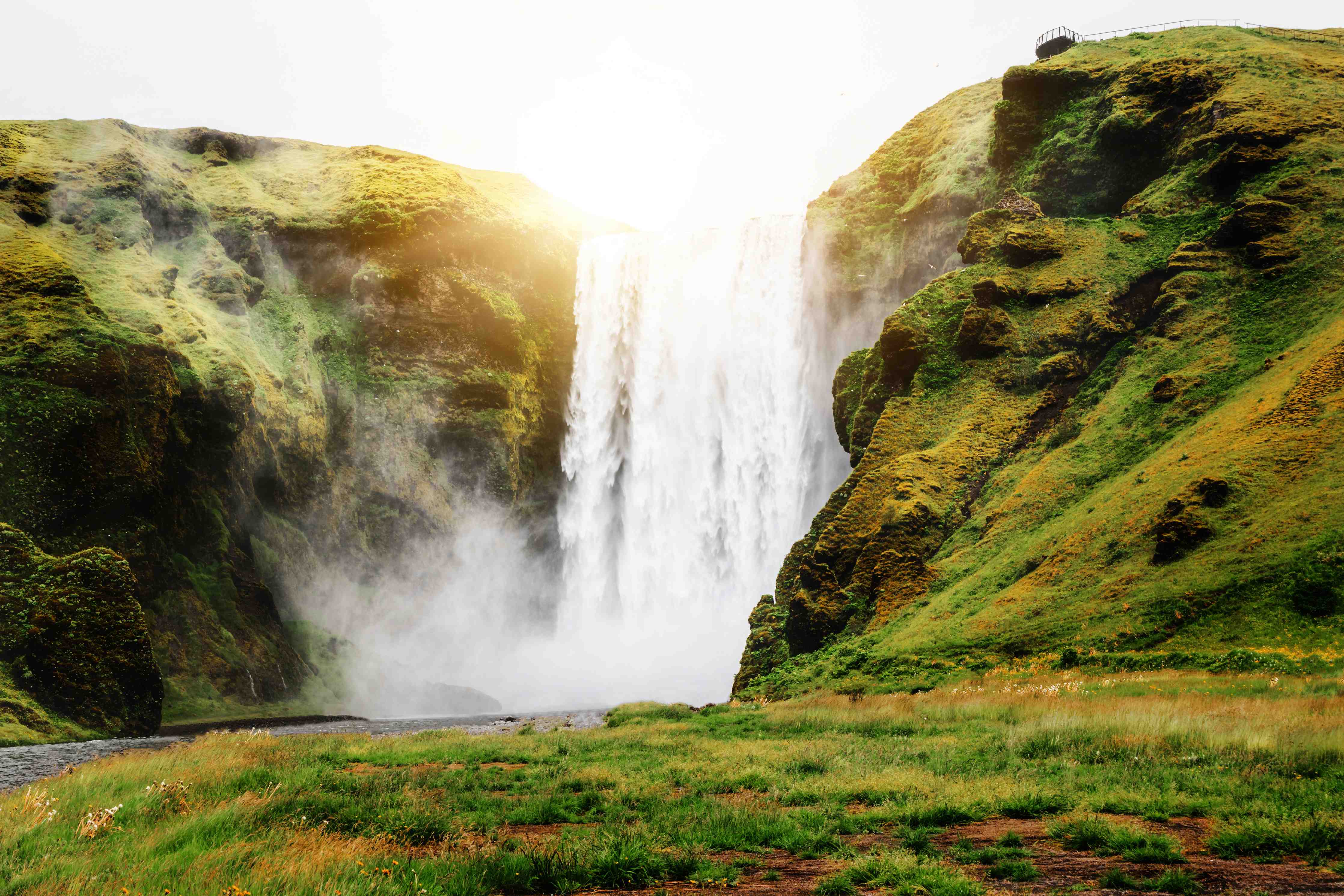 Badewannen-Rückwand-Atemberaubender Wasserfall in Island