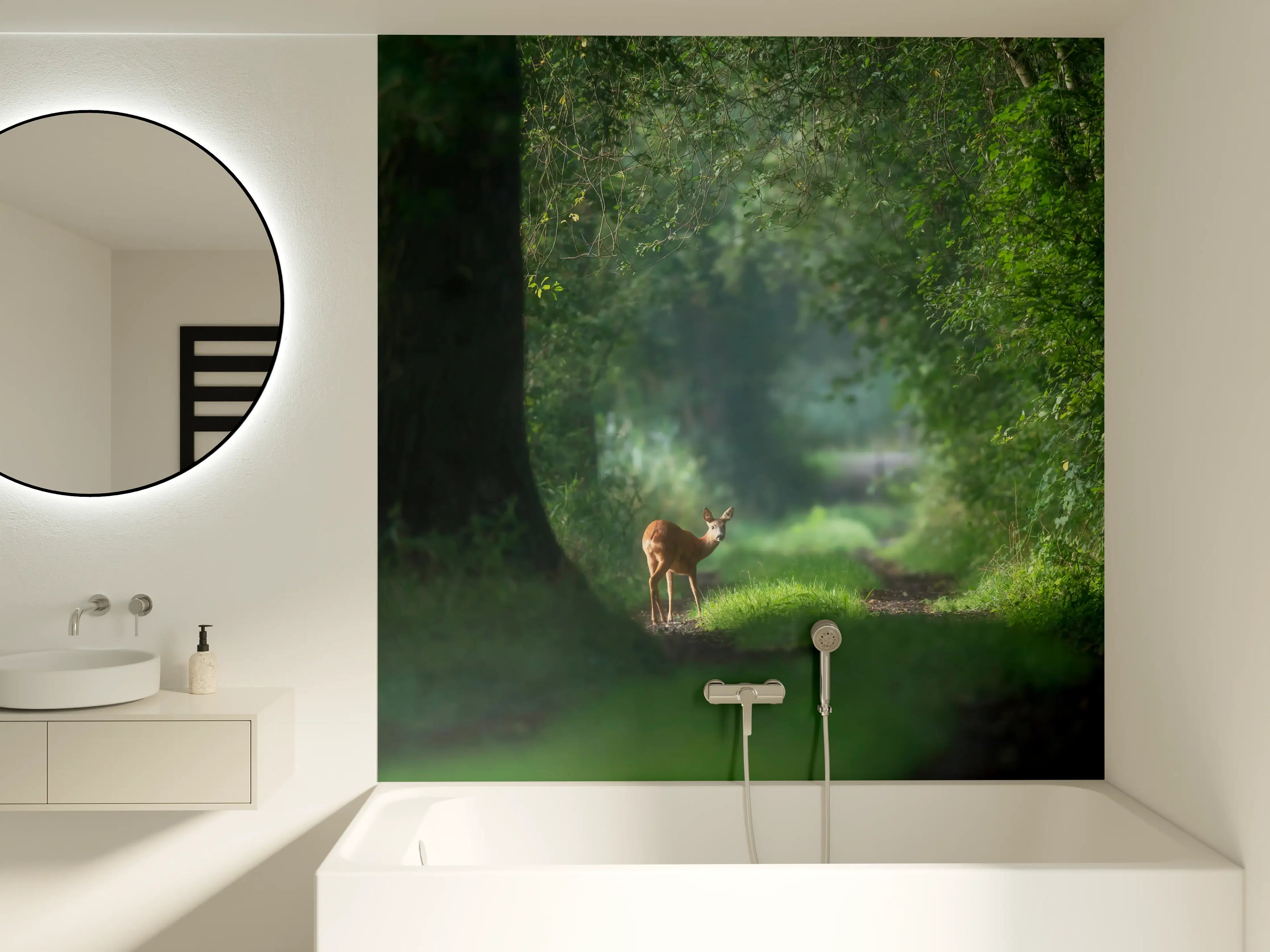 Badewannen-Rückwand - Aufmerksames Rehwild im Wald