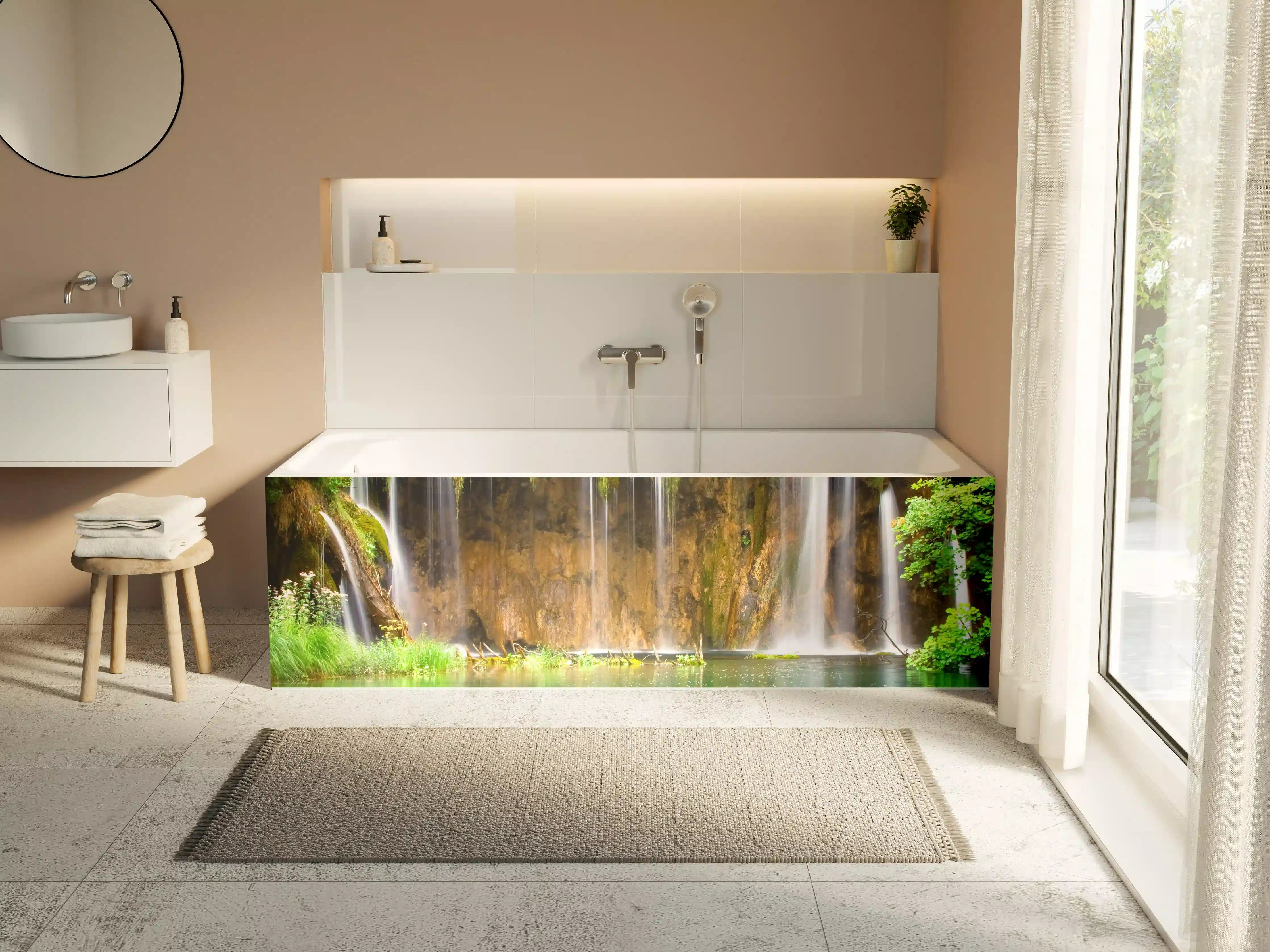 Badewannen-Rückwand - Bezaubernder Wasserfall in grünem Wald