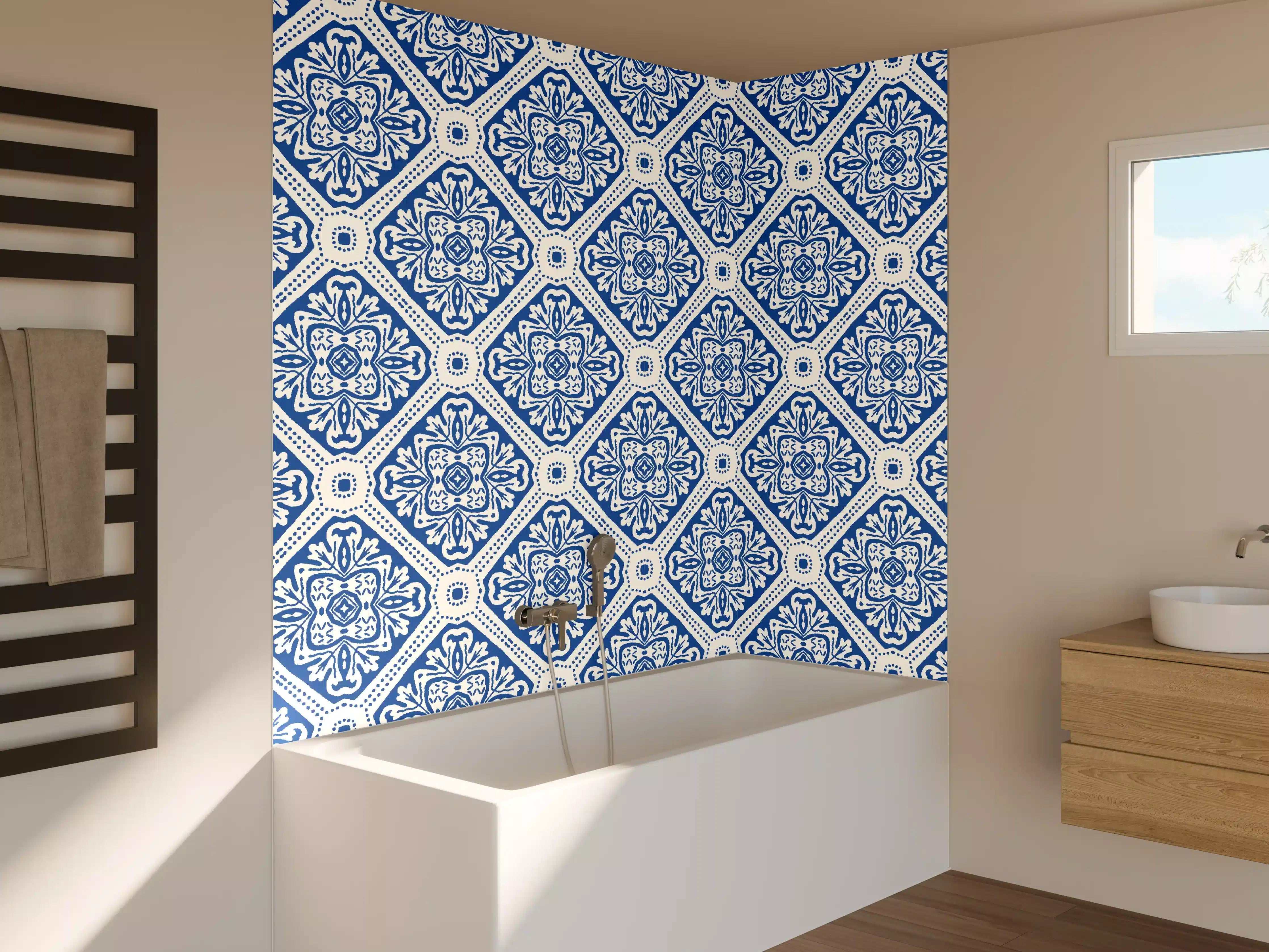 Badewannen-Rückwand - Blau-Weißes Grafikmuster