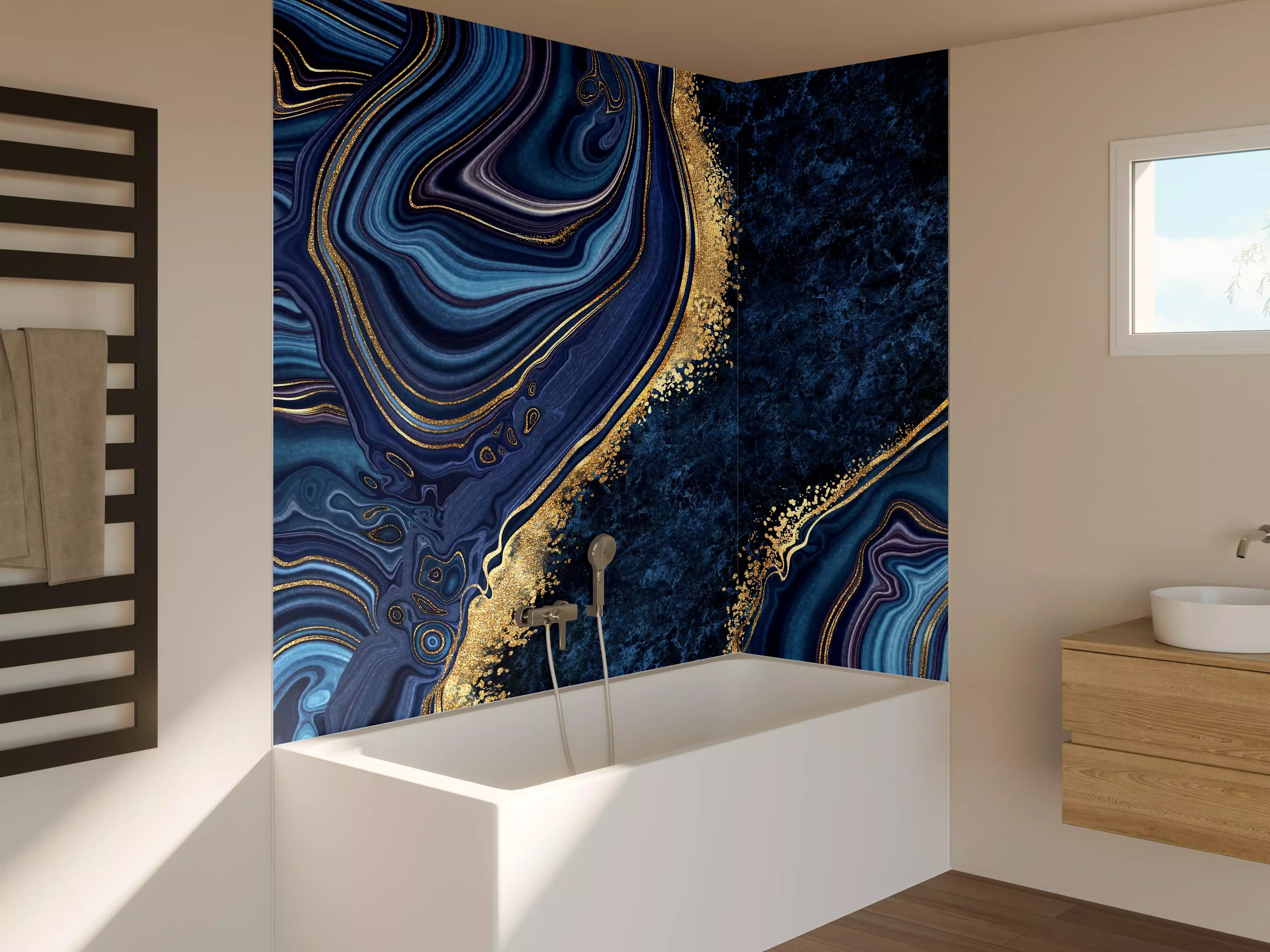 Badewannen-Rückwand - Blau goldenes Mosaik Design aus Marmor