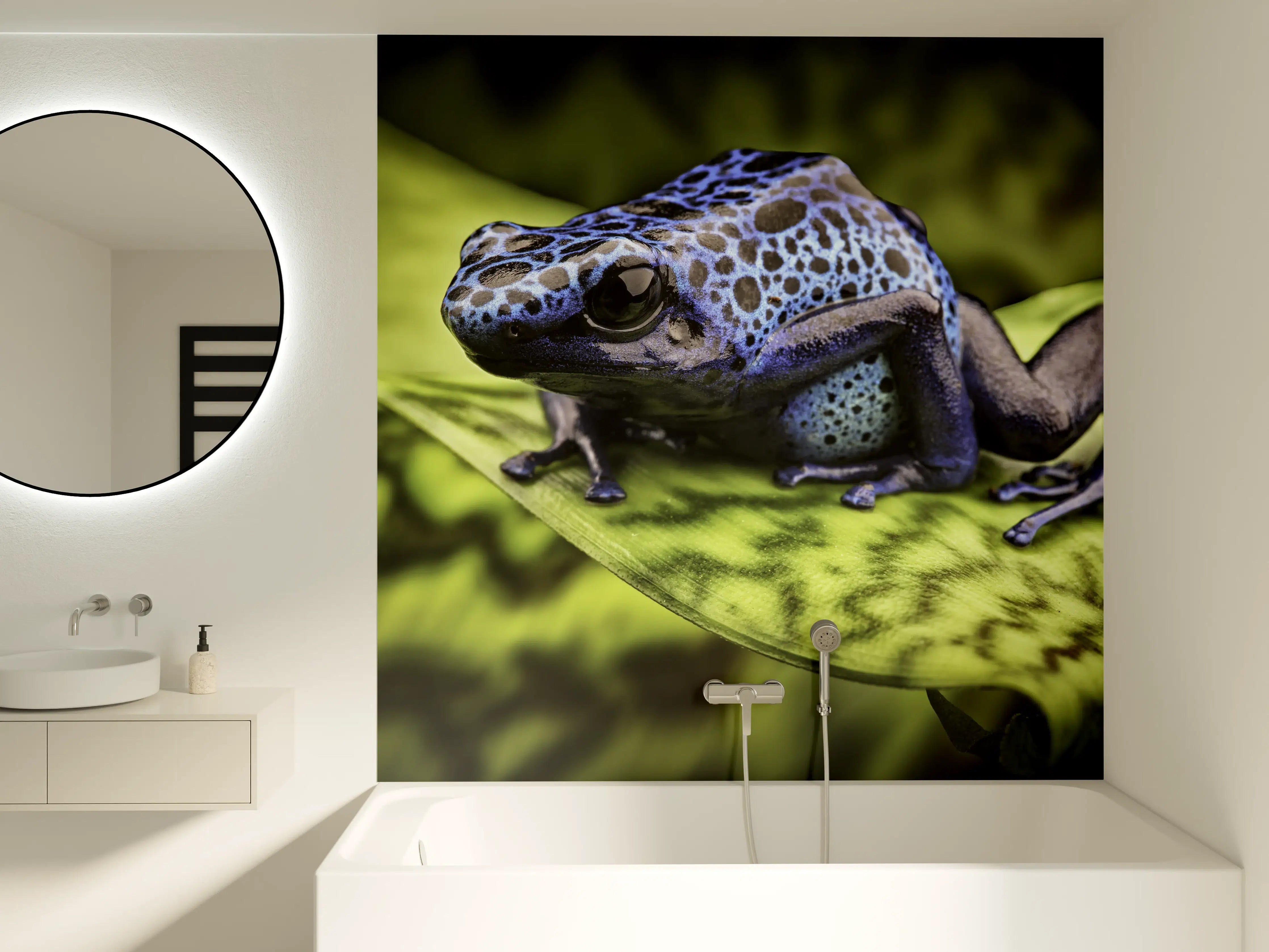 Badewannen-Rückwand - Blauer Pfeilgiftfrosch im Amazonas