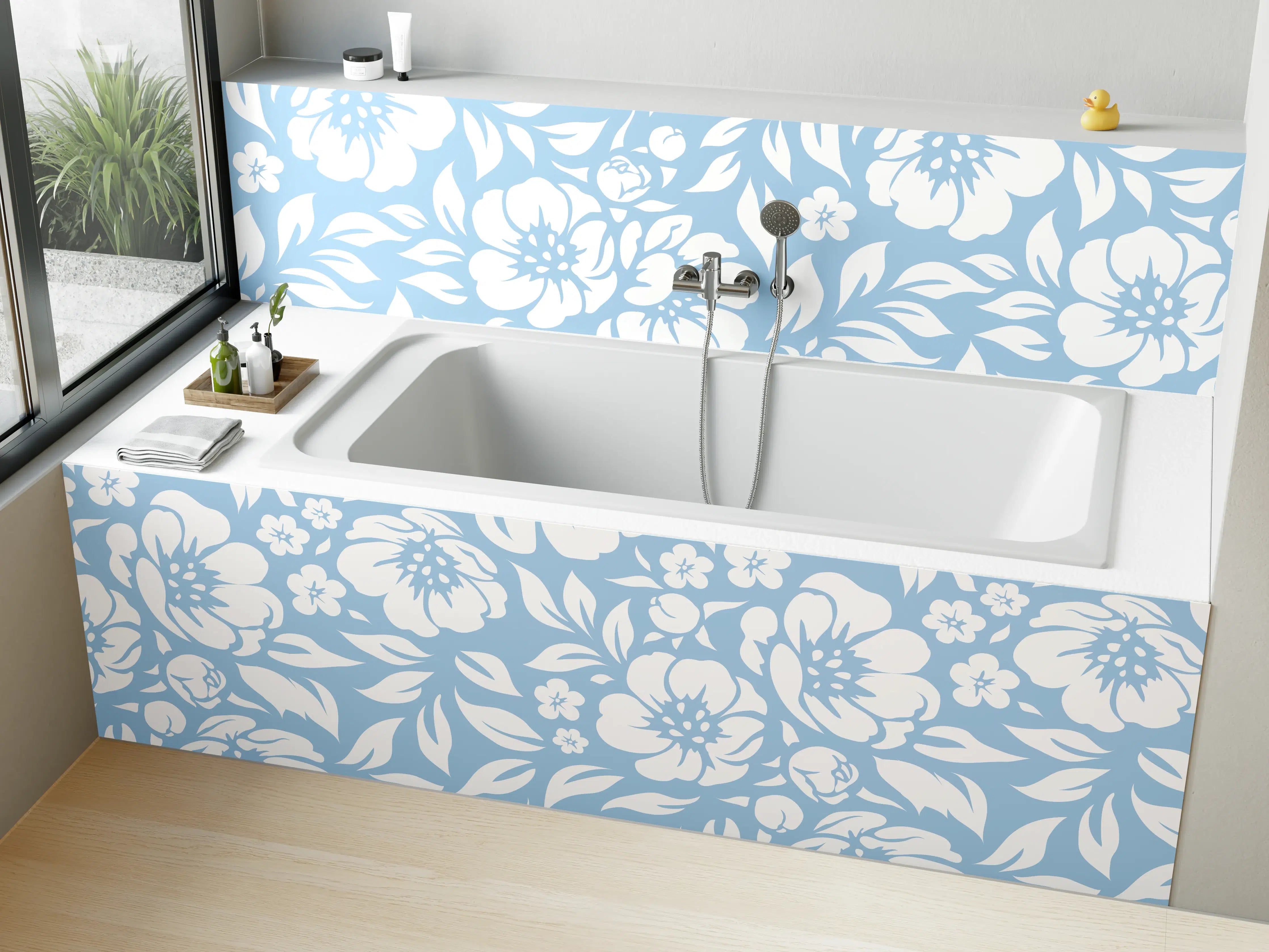 Badewannen-Rückwand - Blumendesign in Blau und Weiß