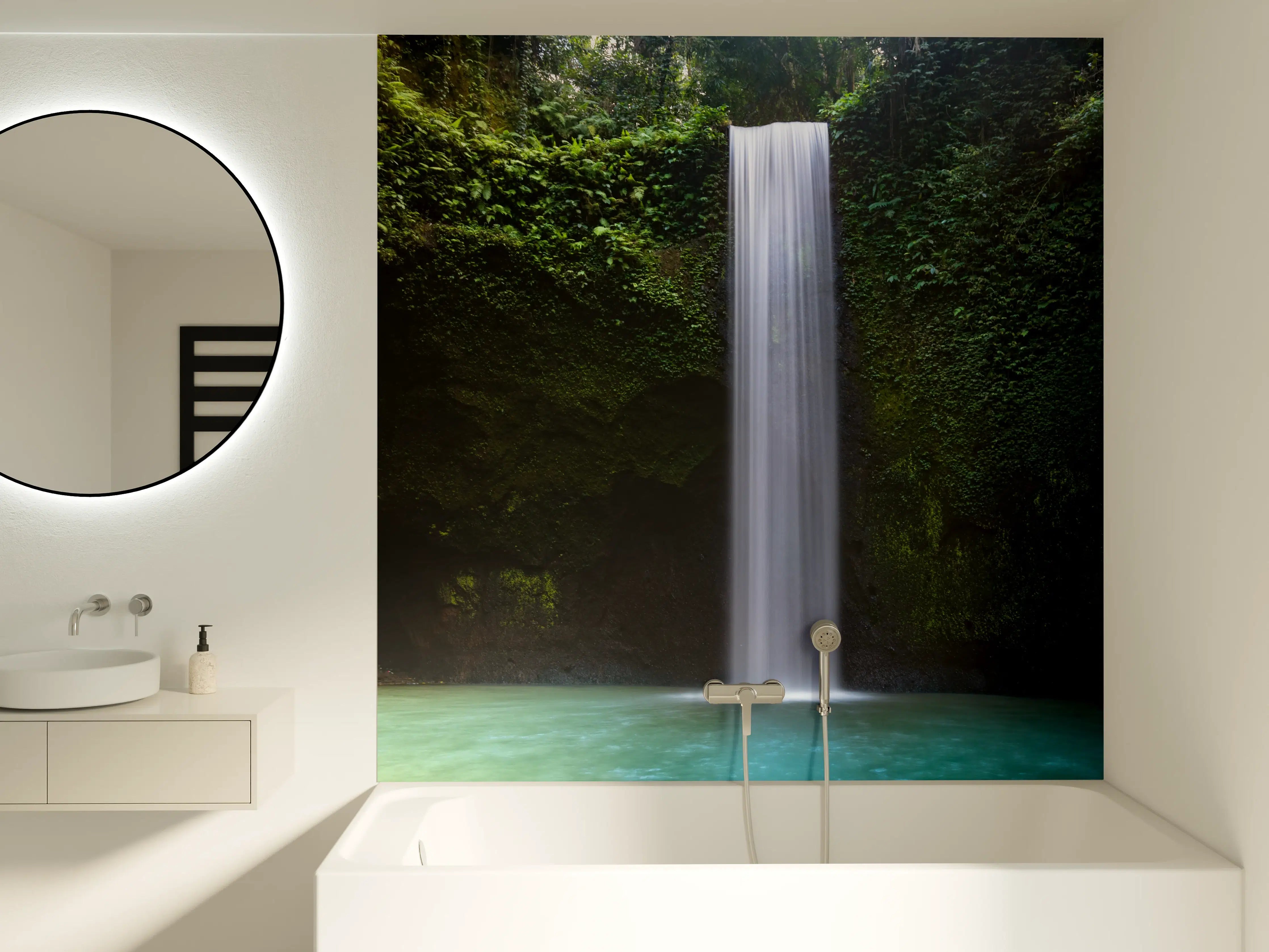 Badewannen-Rückwand - Brillante Kaskade auf Bali