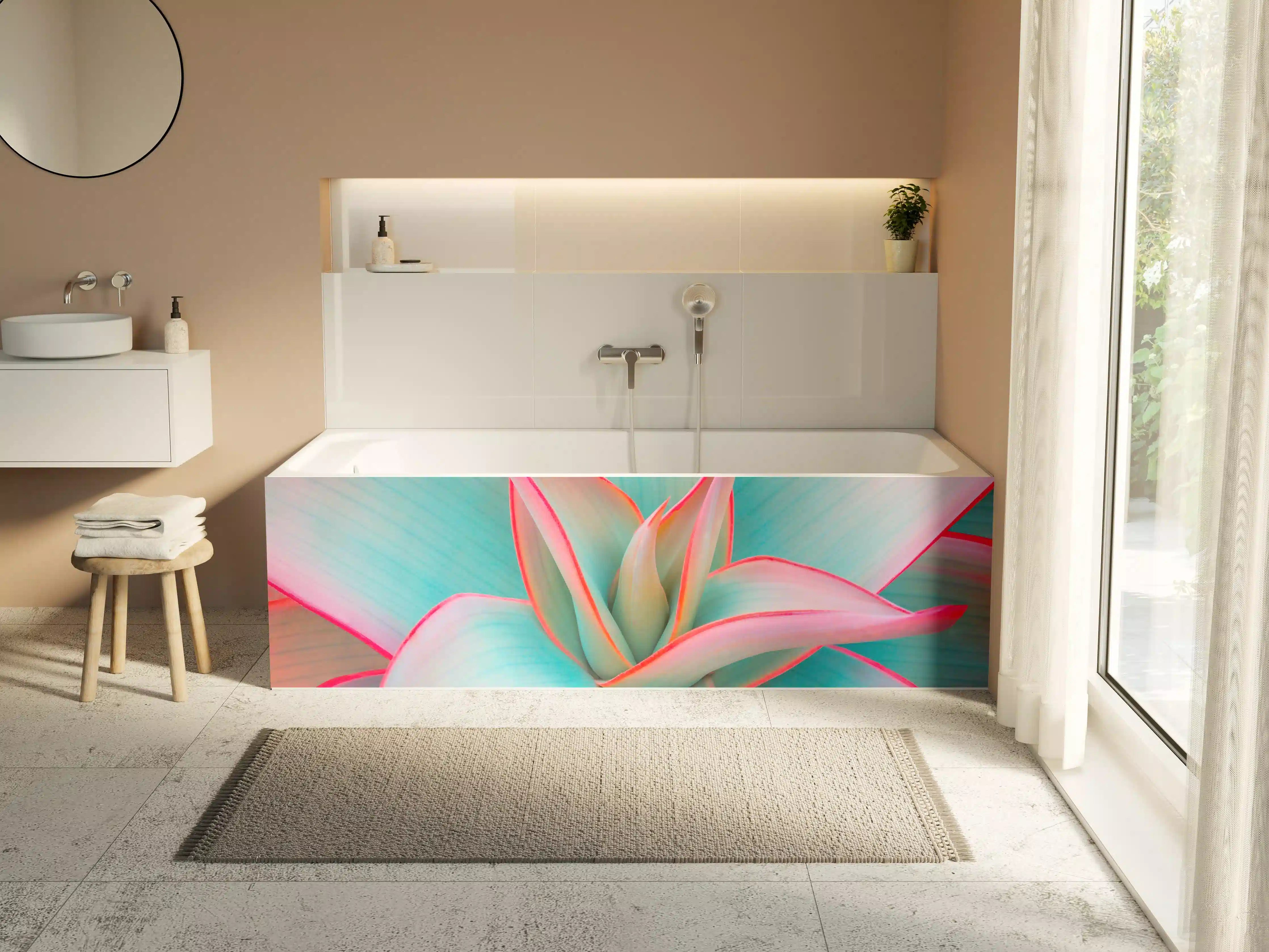Badewannen-Rückwand - Bunte Aloe Vera Pflanze in Nahaufnahme
