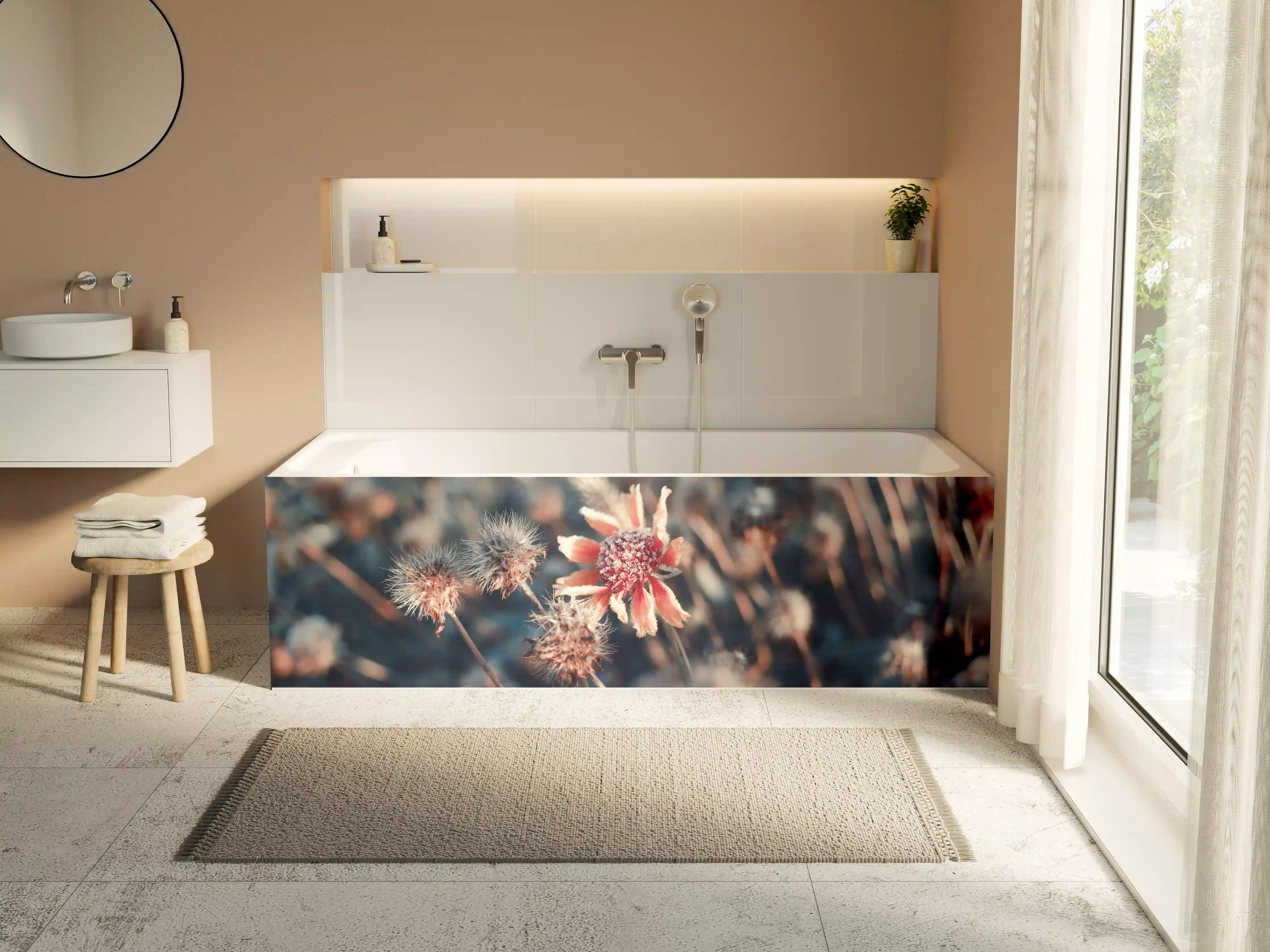 Badewannen-Rückwand - Bunte Blumen und Pflanzen im Fokus