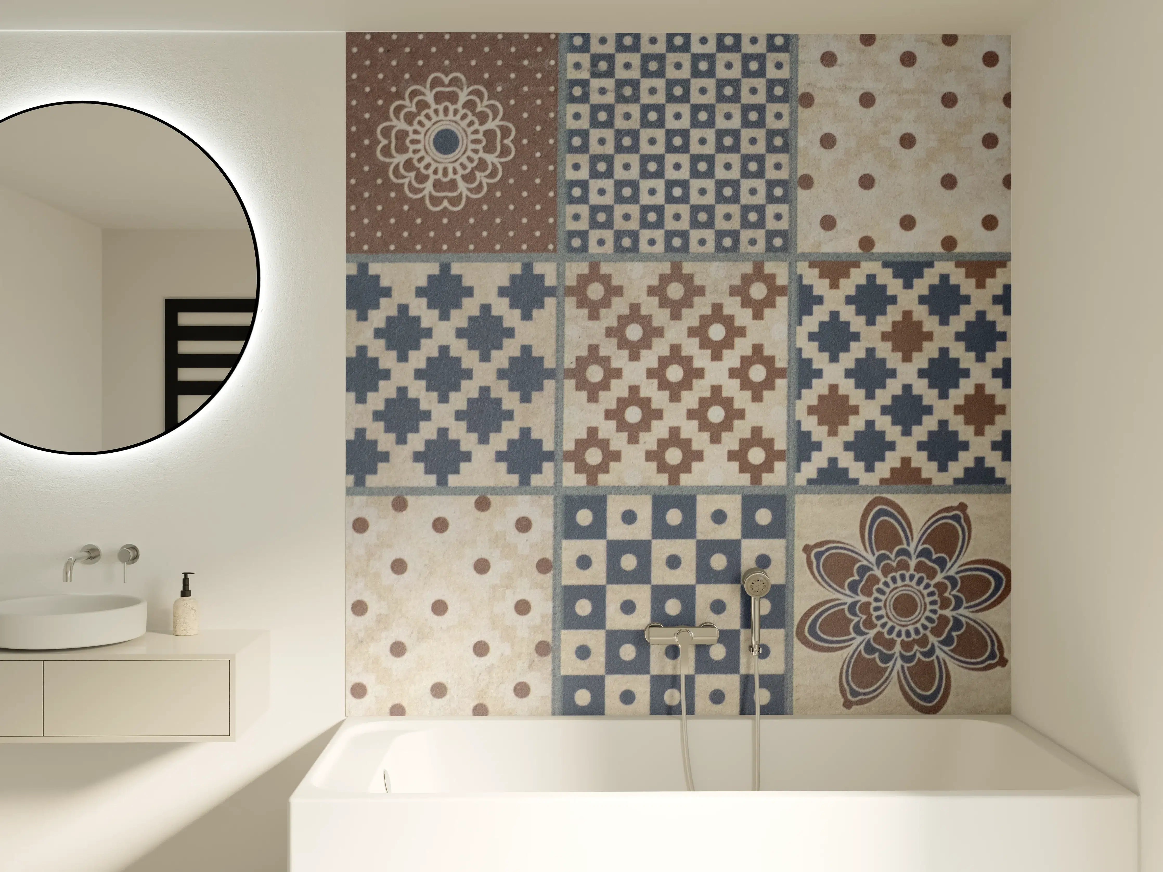 Badewannen-Rückwand - Bunte Fliesenmuster in Blau und Braun