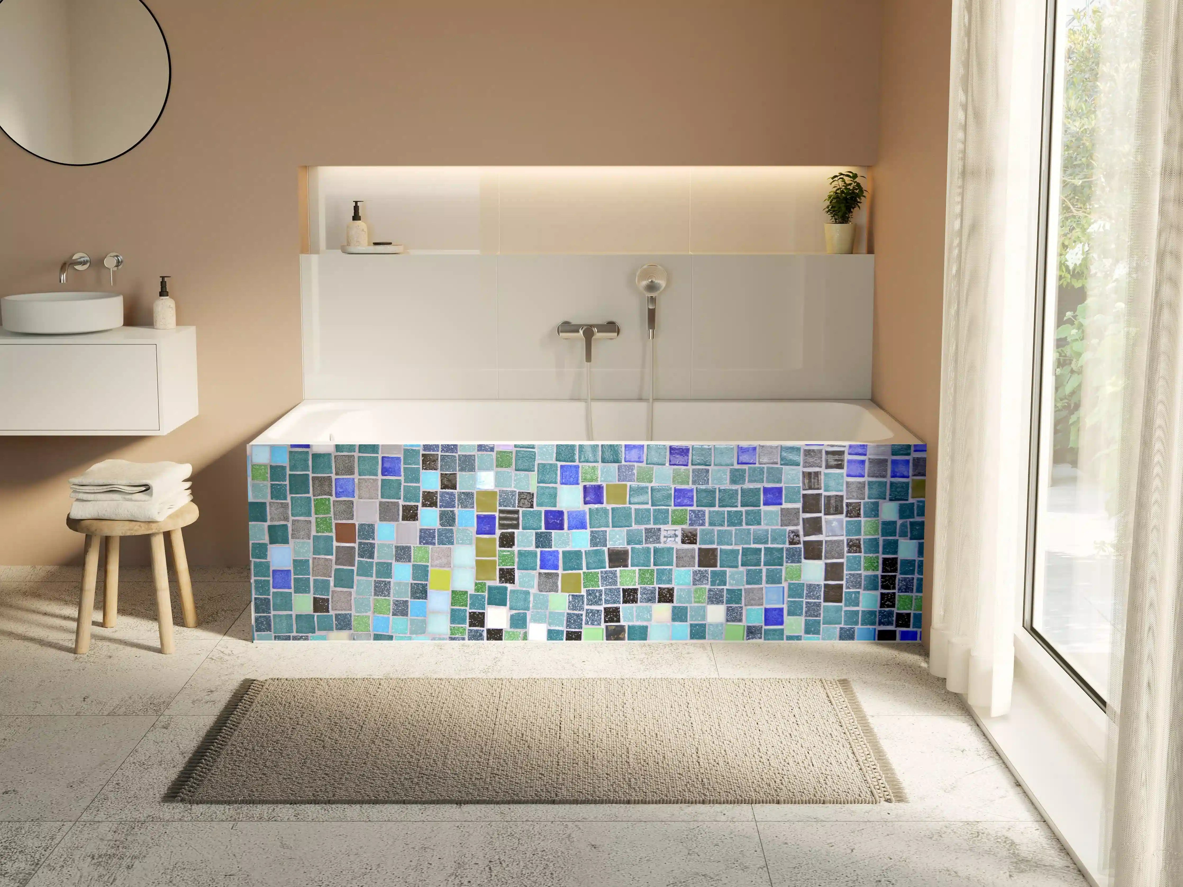 Badewannen-Rückwand - Bunte Mosaikfliesen-Wand