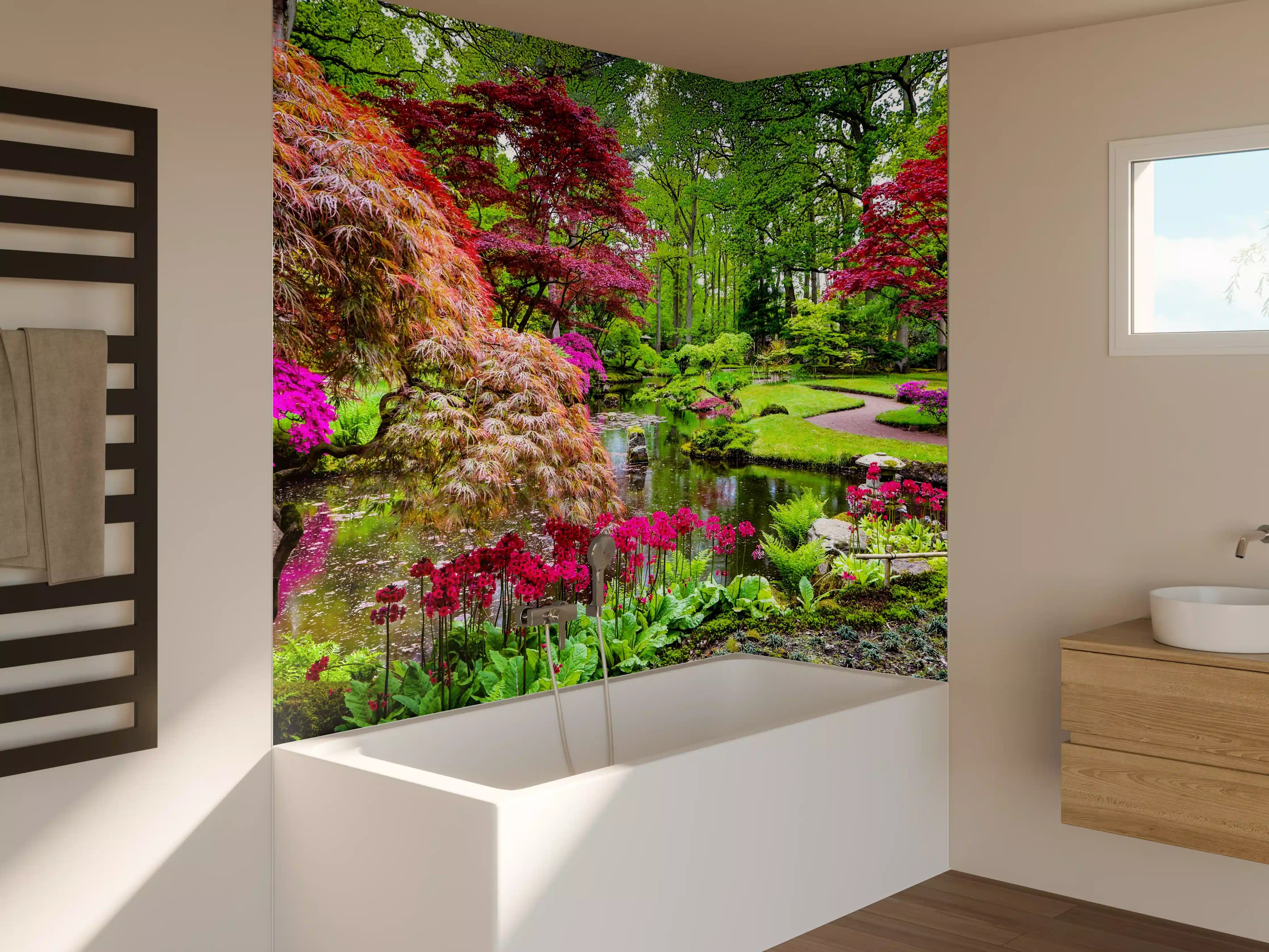 Badewannen-Rückwand - Bunter Garten mit blühenden Sträuchern und Wasserlauf