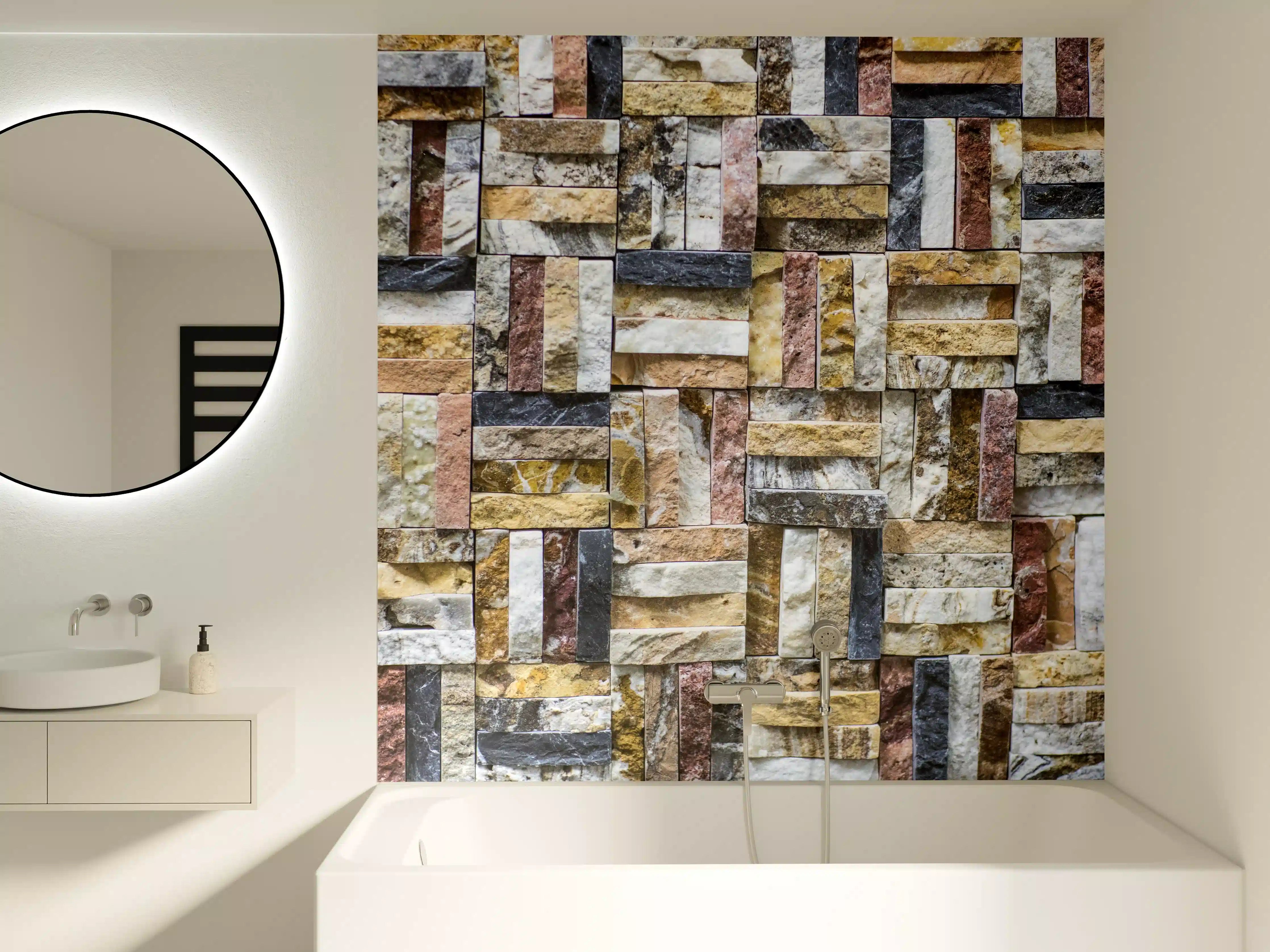 Badewannen-Rückwand - Buntes Naturstein Mosaik