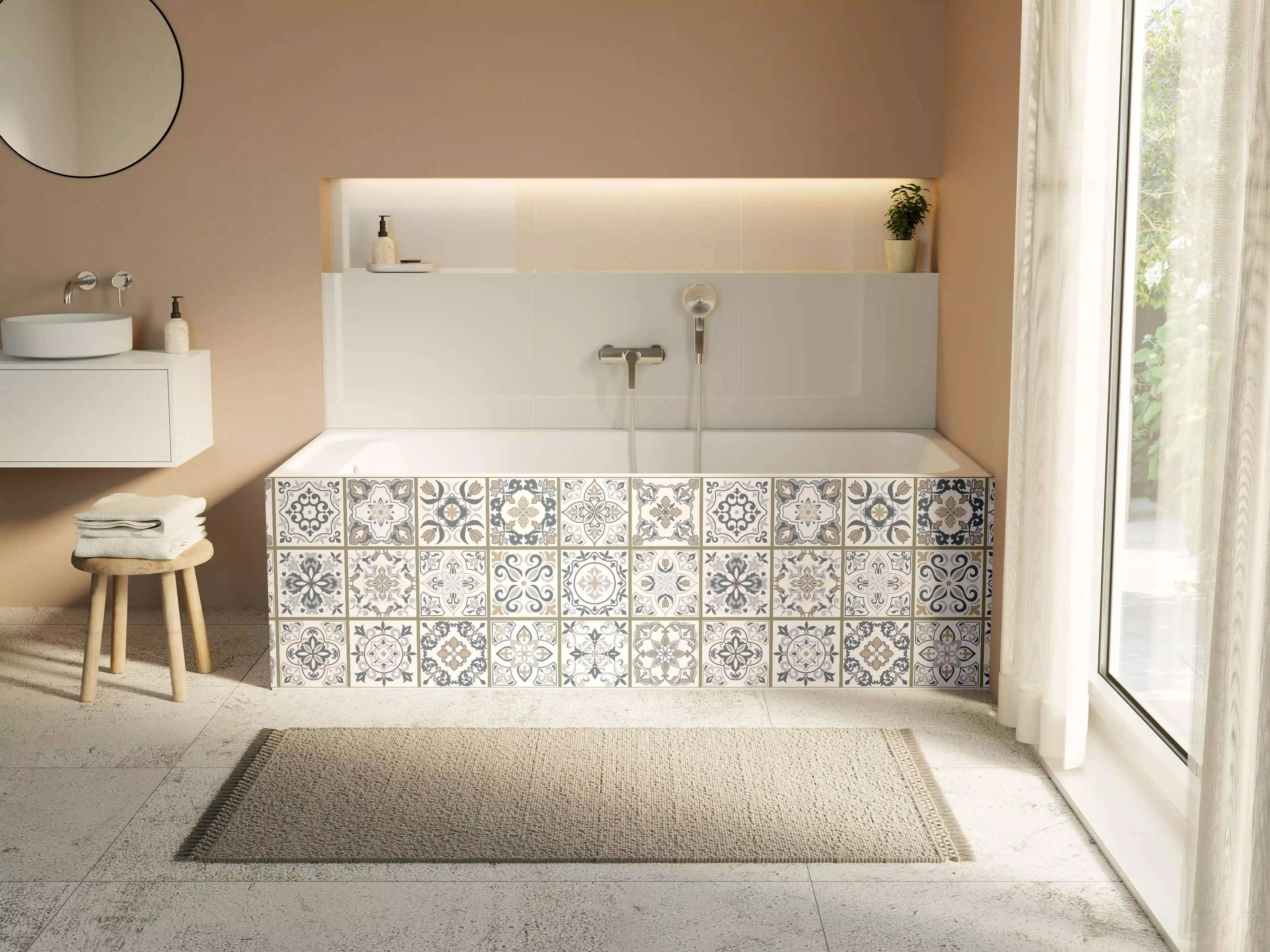 Badewannen-Rückwand - Dekorative Musterfliesen