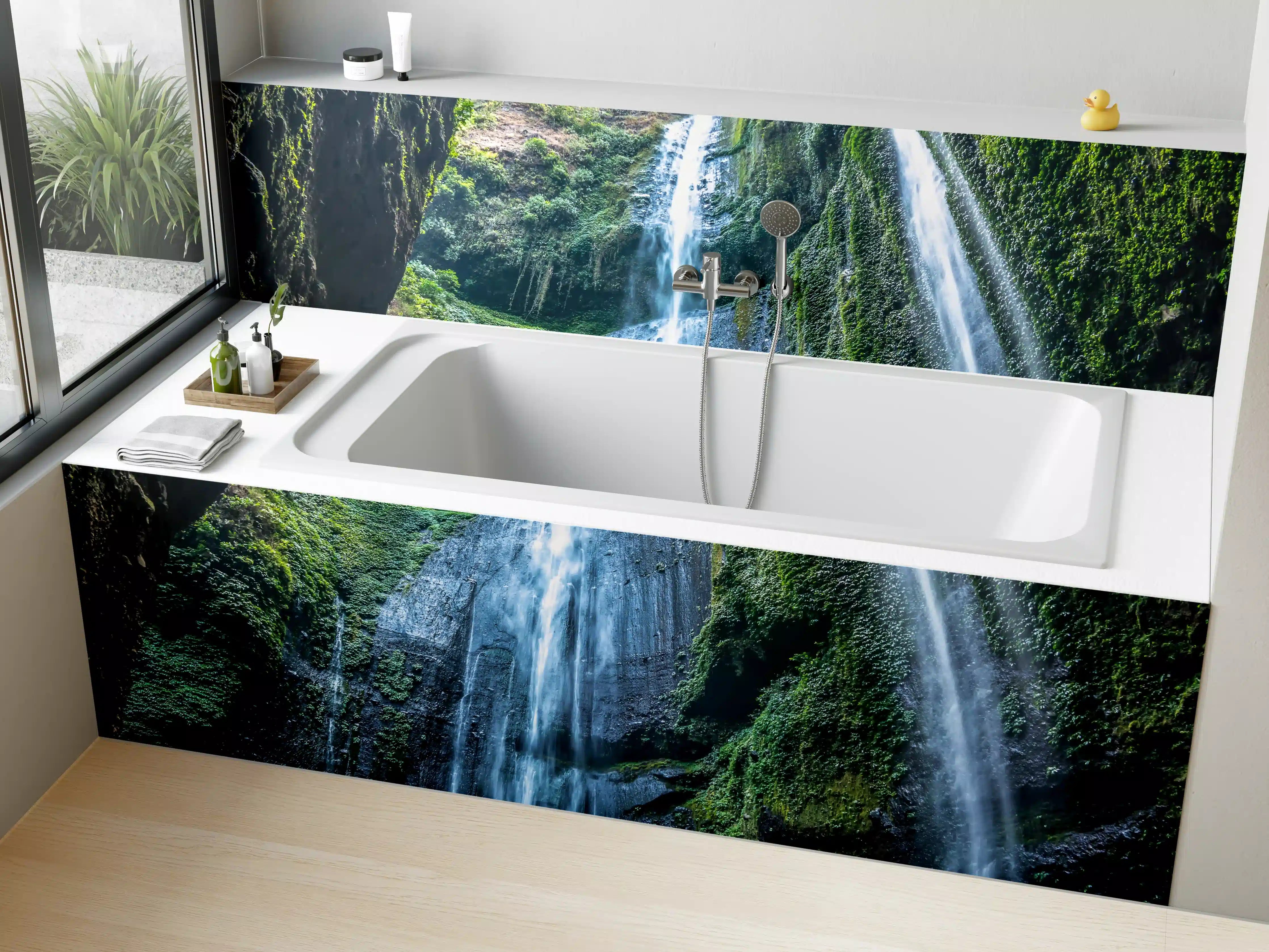 Badewannen-Rückwand - Der Madakaripura-Wasserfall in Indonesien
