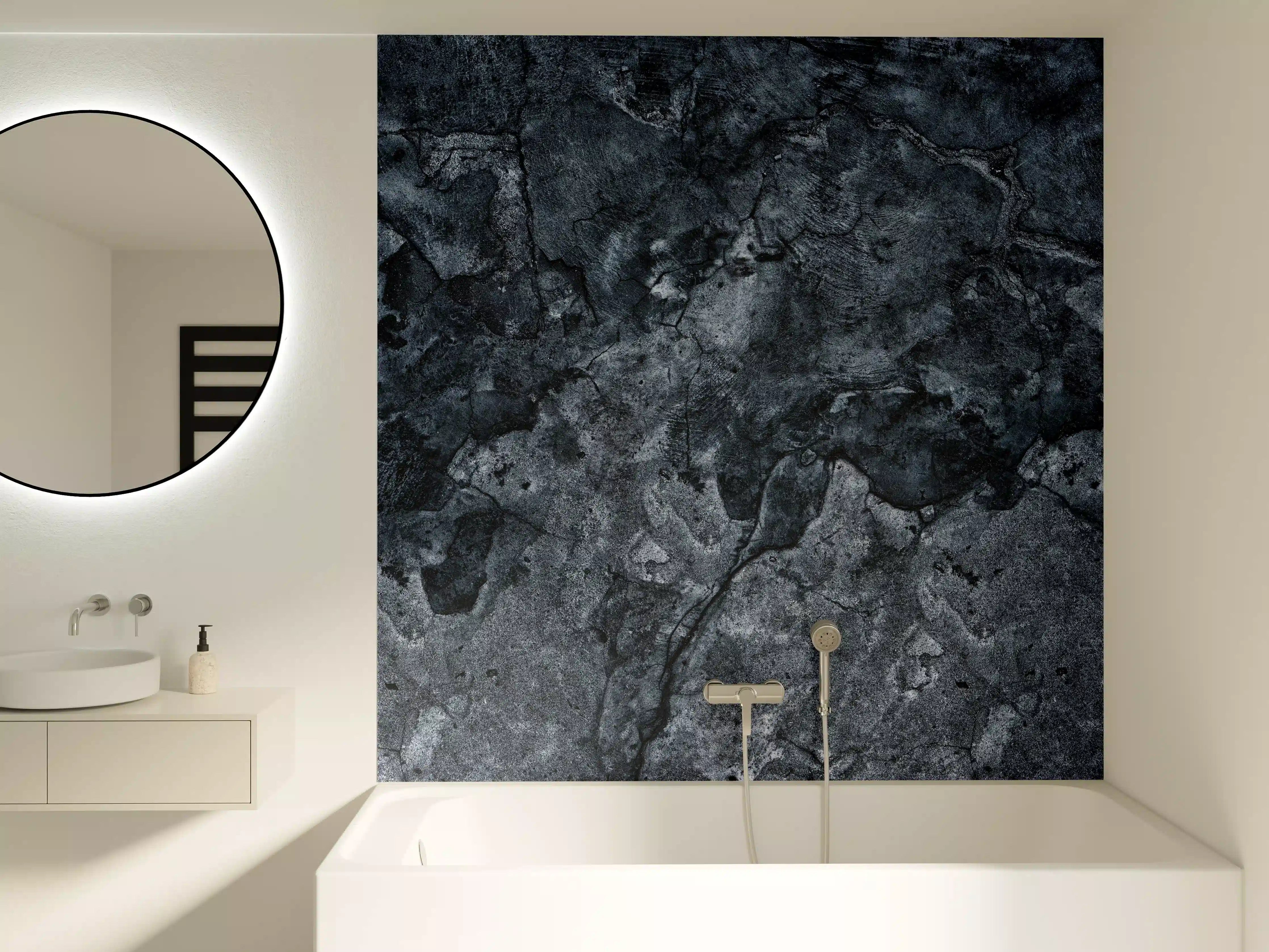 Badewannen-Rückwand - Dunkelblaue beschädigte Betonwand