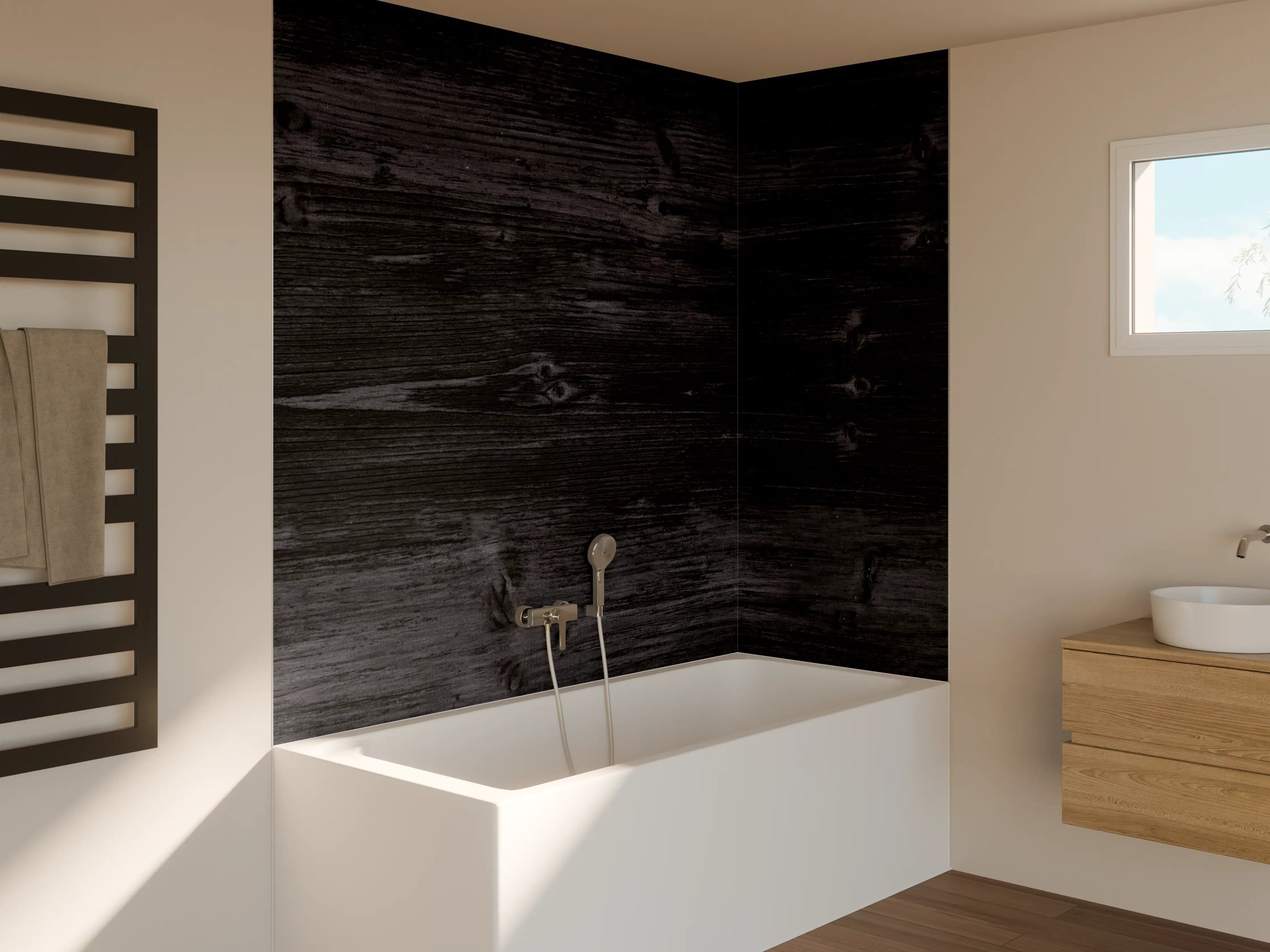 Badewannen-Rückwand - Dunkle Holzplatten mit rauer Oberfläche