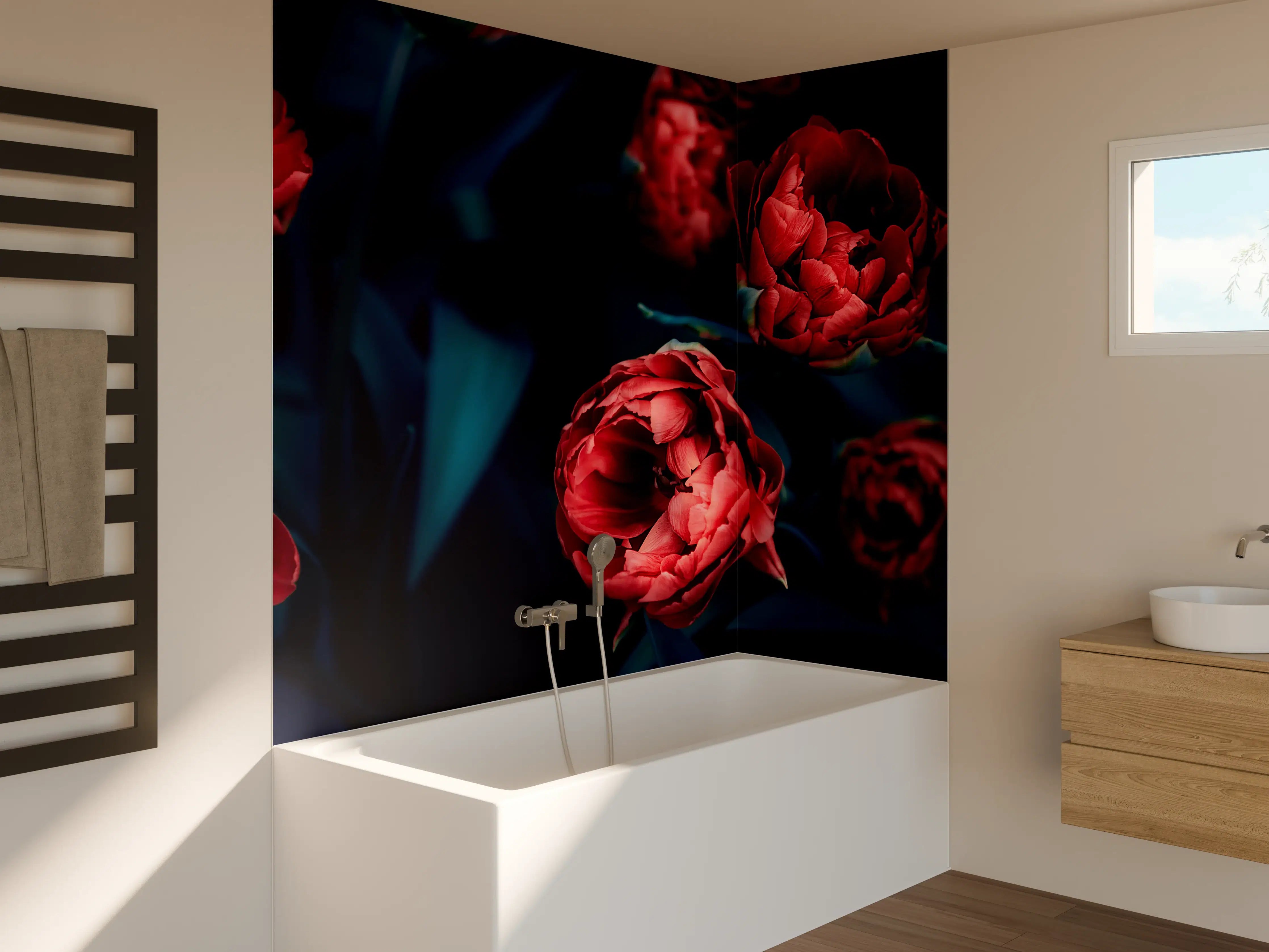 Badewannen-Rückwand - Dunkle Rosen in tiefem Blau und Rot