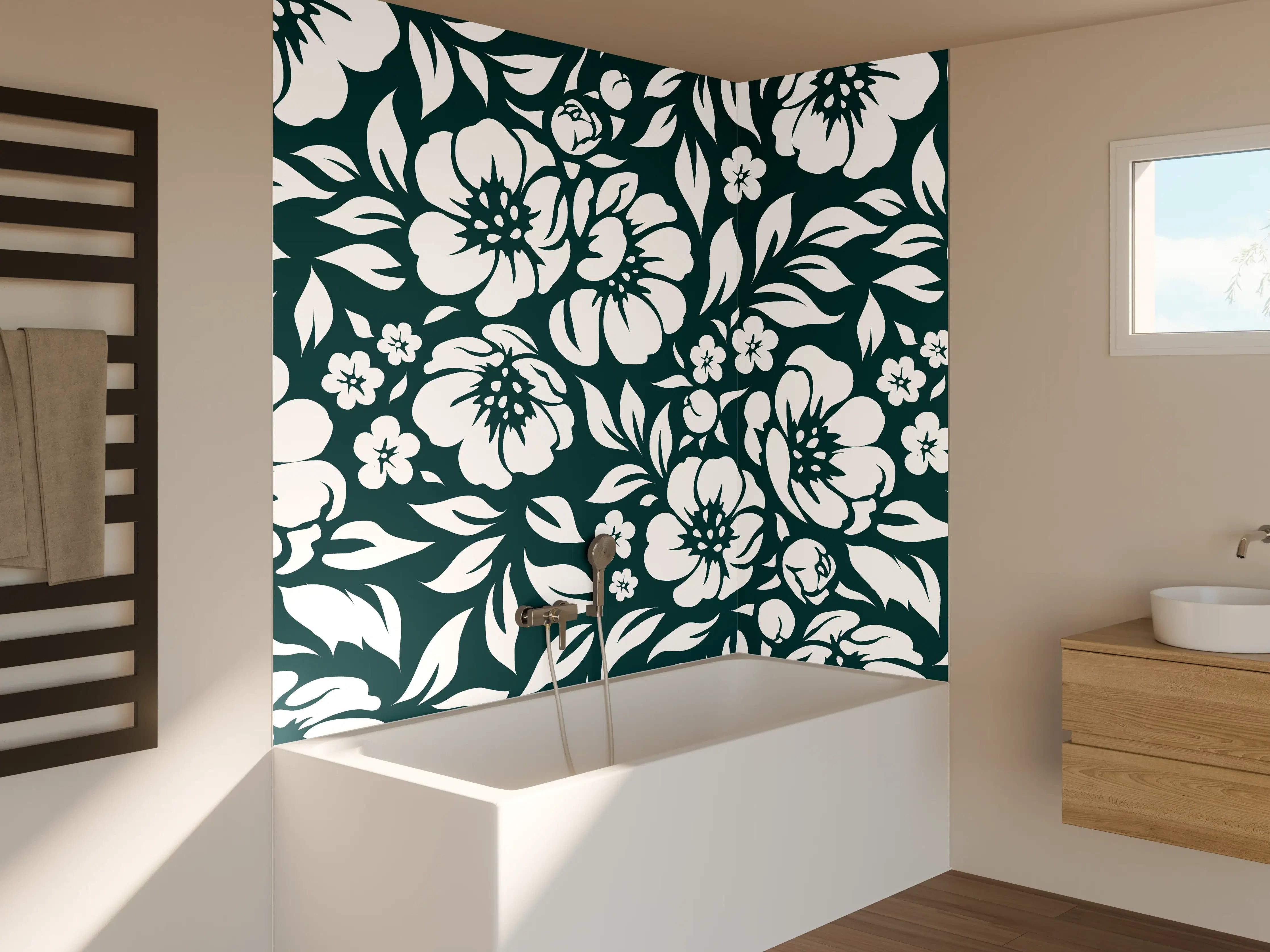 Badewannen-Rückwand - Dunkles Blumenmuster mit weißen Akzenten