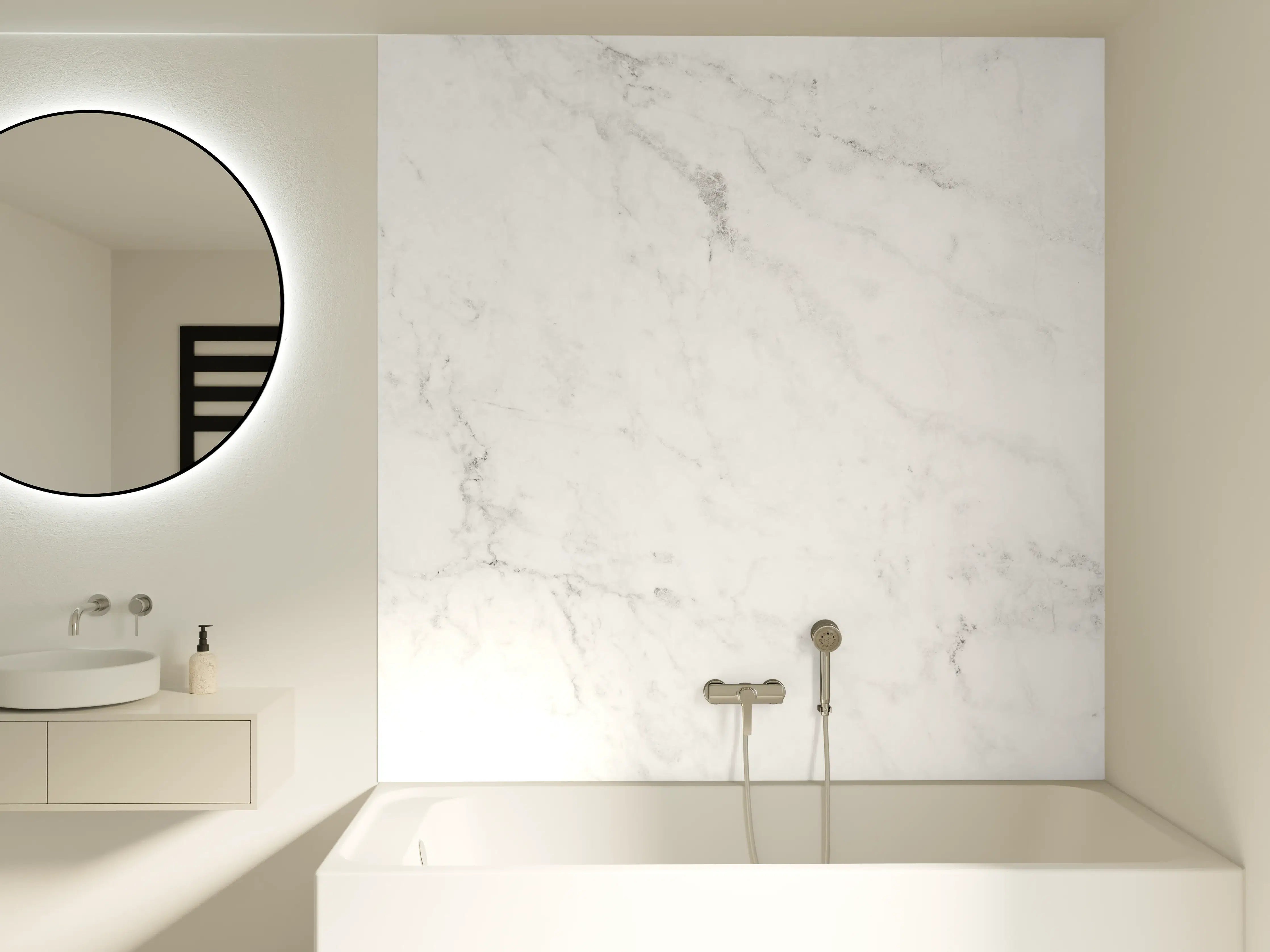 Badewannen-Rückwand - Edler Weiß-Marmor-Effekt